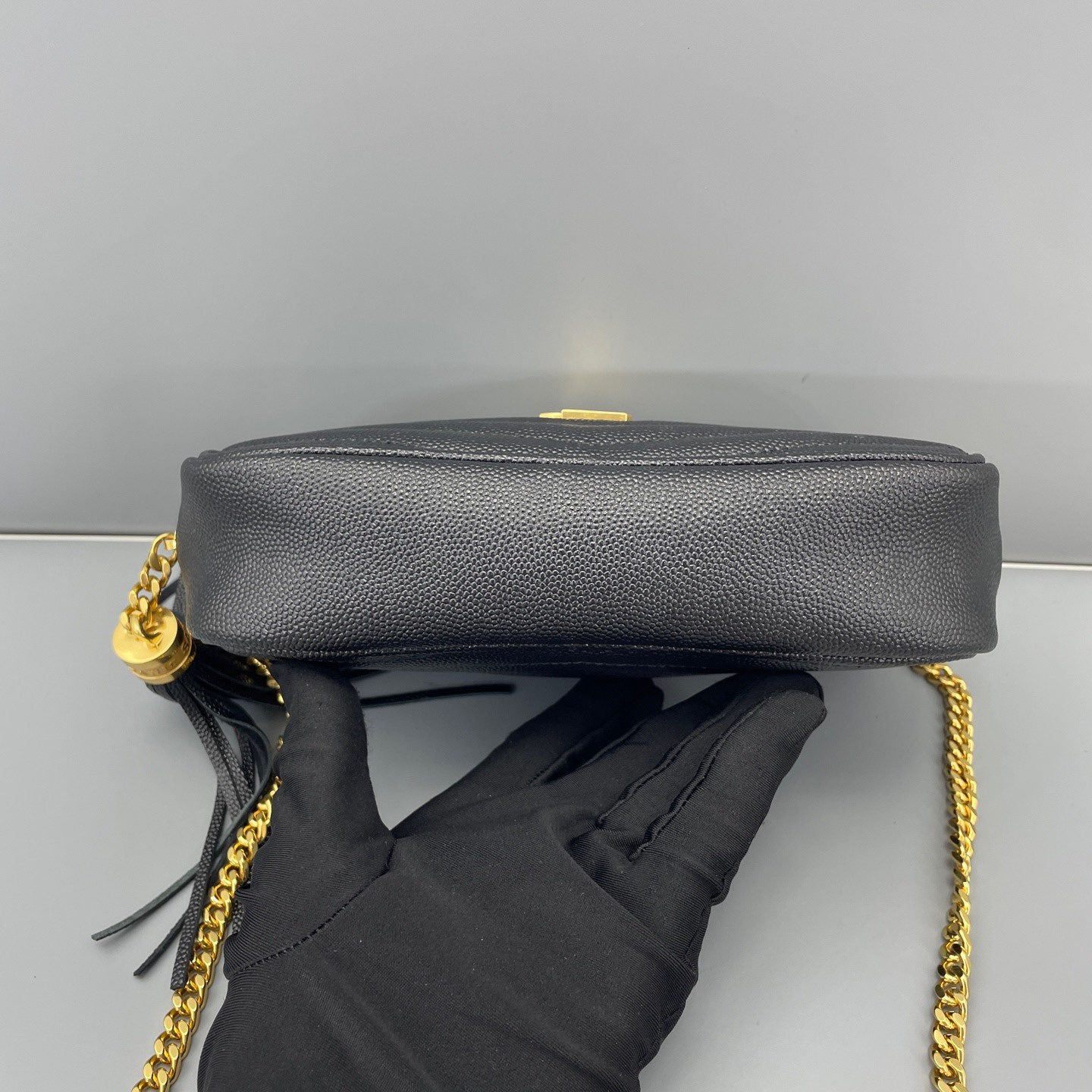 Saint Laurent - Lou Camera Bag with Tassel - Grain de poudre embossed leather - Black - (mini)