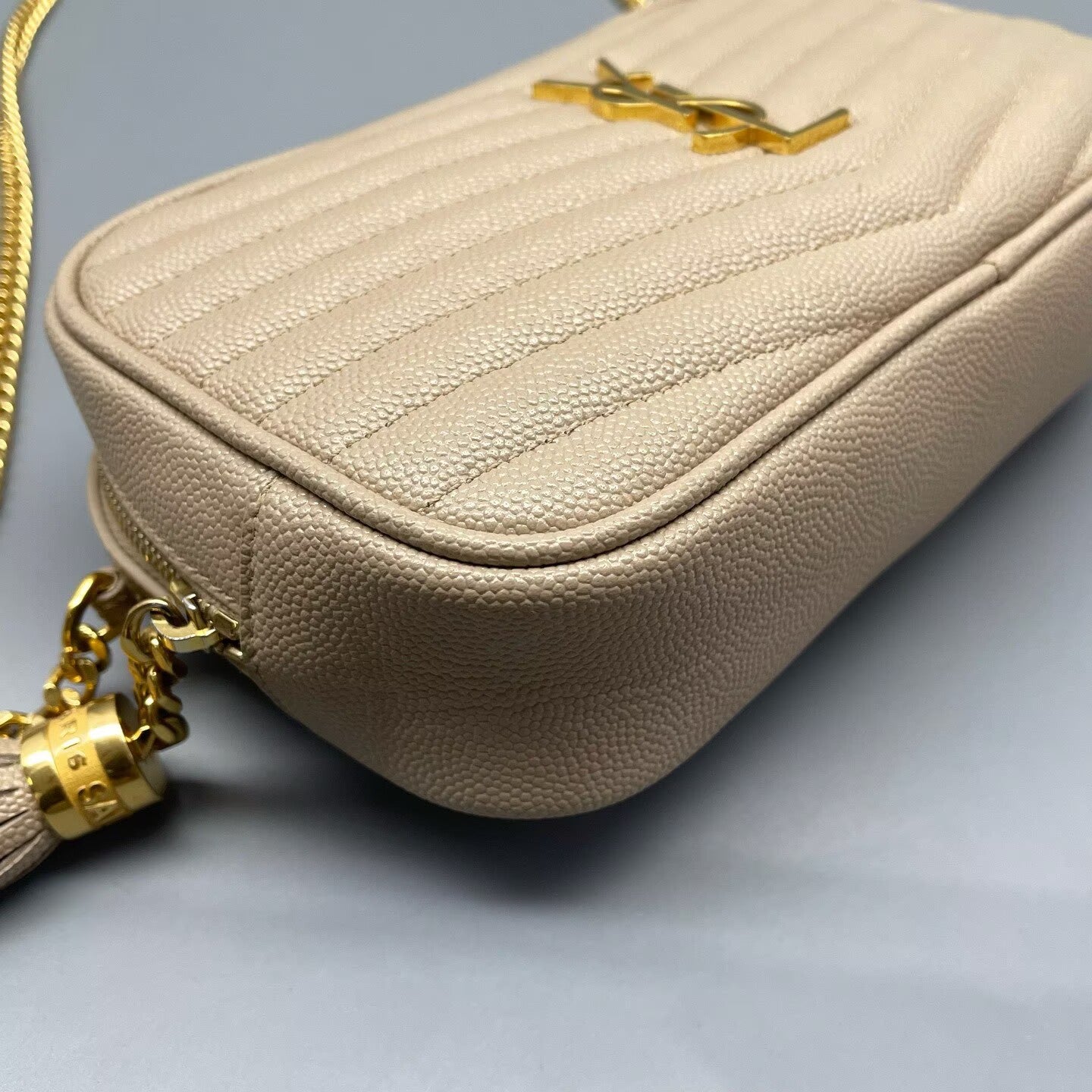Saint Laurent - Lou Camera Bag with Tassel - Grainy calfskin leather - Beige - (mini)