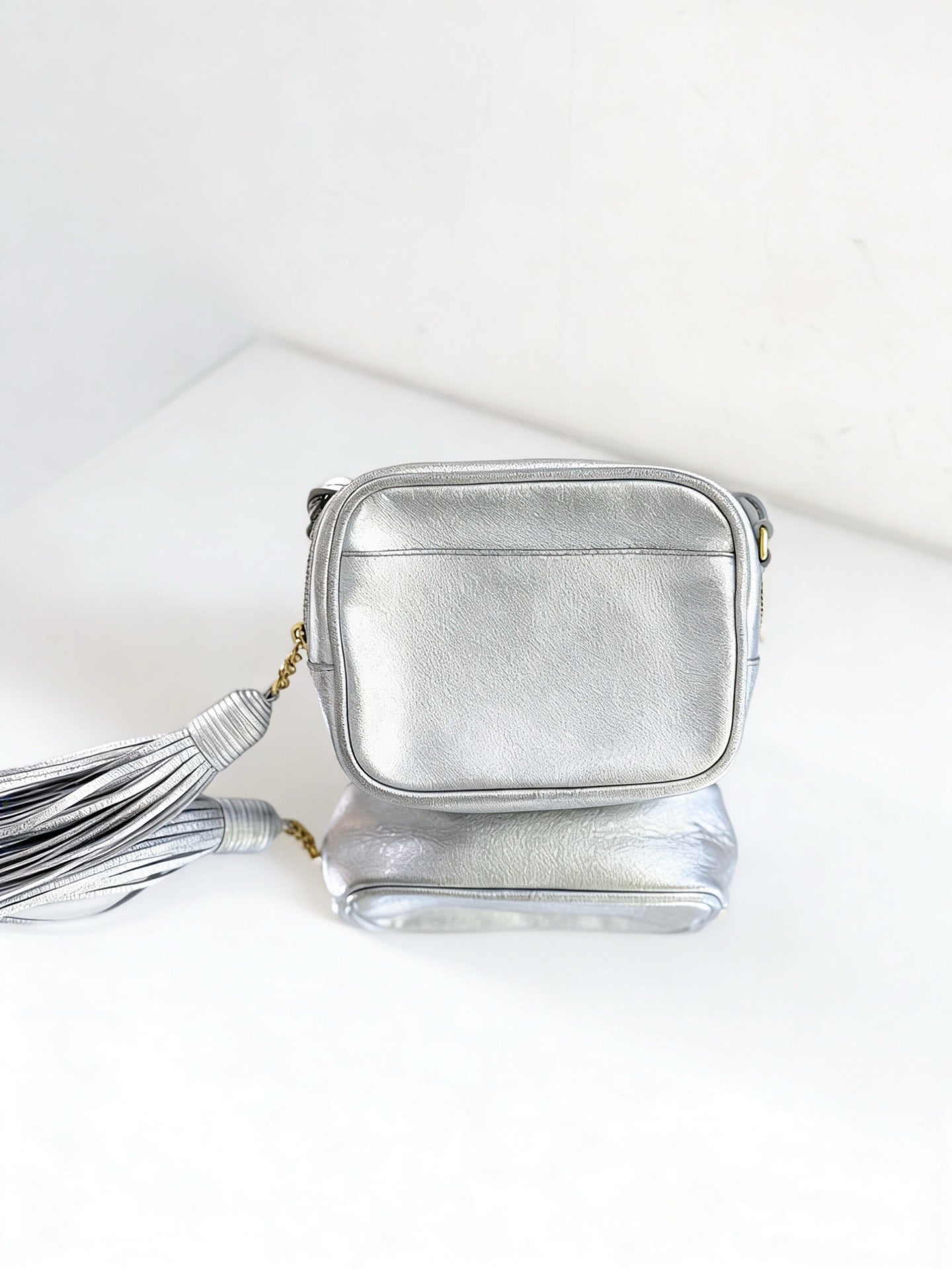 Saint Laurent - Lou Camera Bag with Tassel - Leather - Silver - (mini)