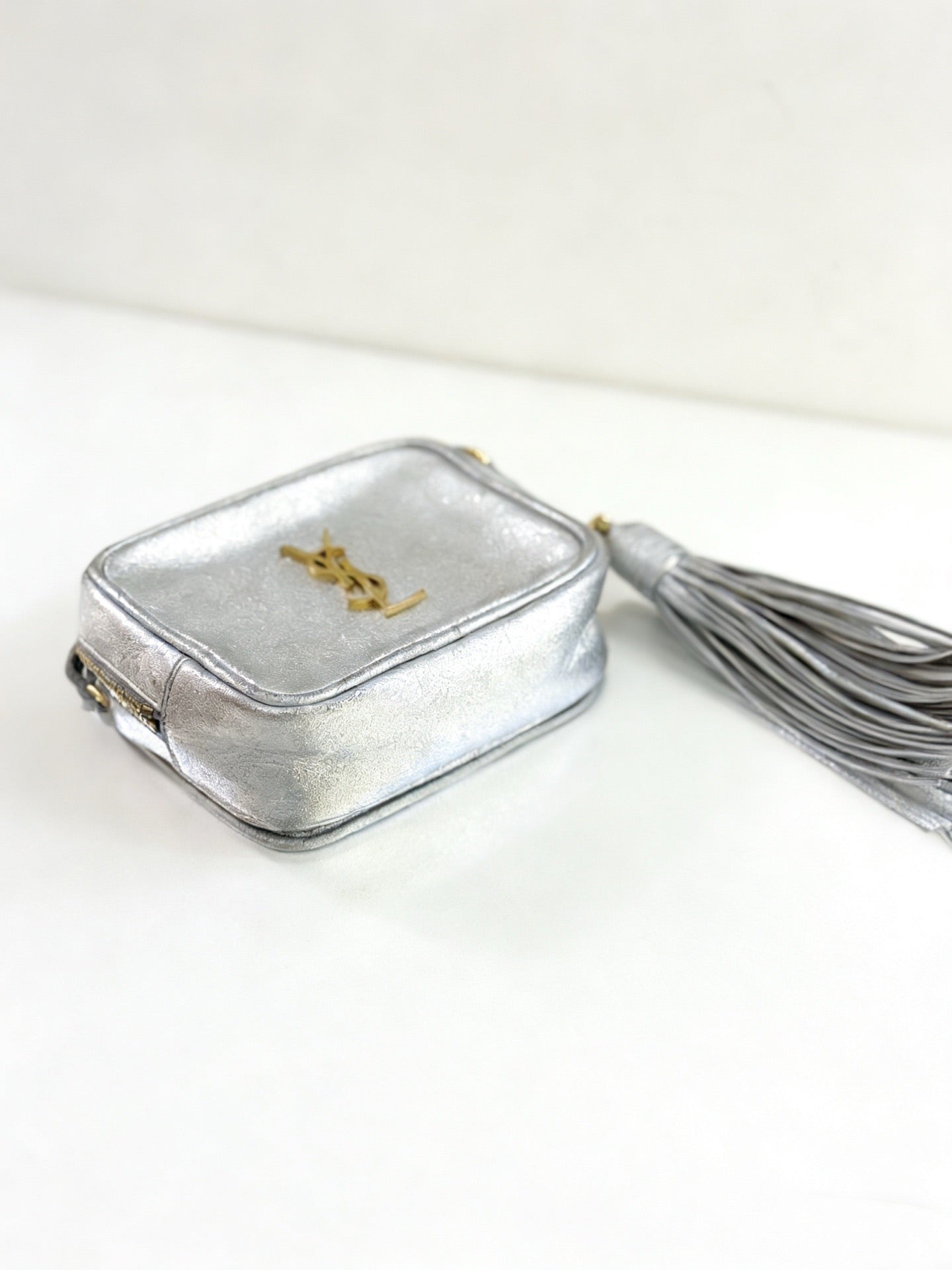 Saint Laurent - Lou Camera Bag with Tassel - Leather - Silver - (mini)