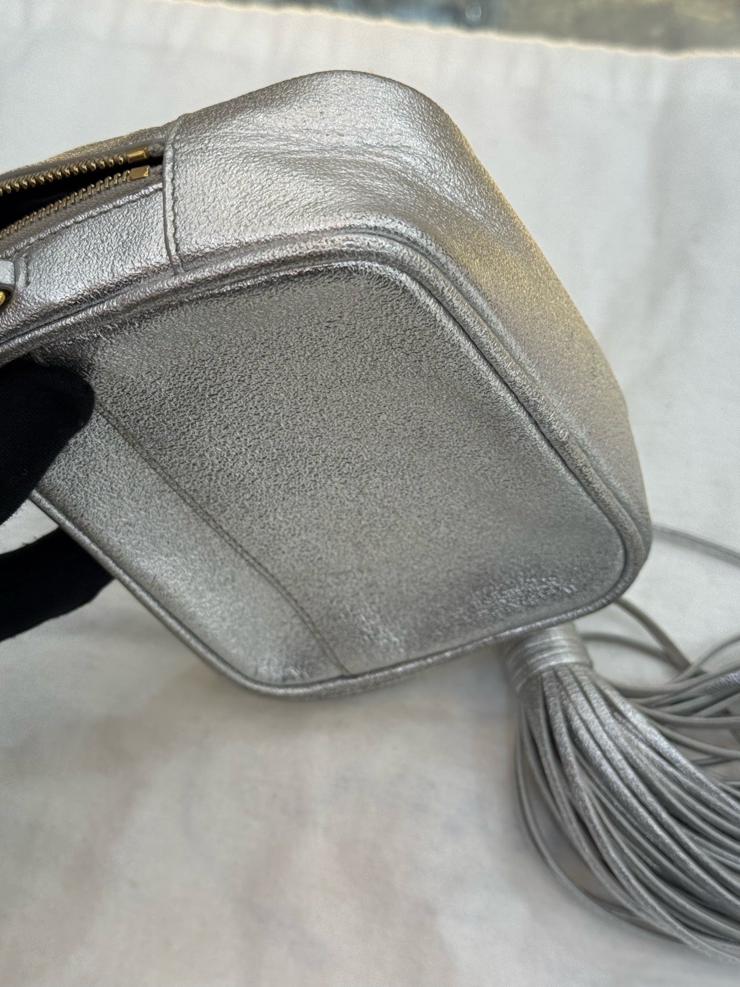 Saint Laurent - Lou Camera Bag with Tassel - Leather - Silver - (mini)