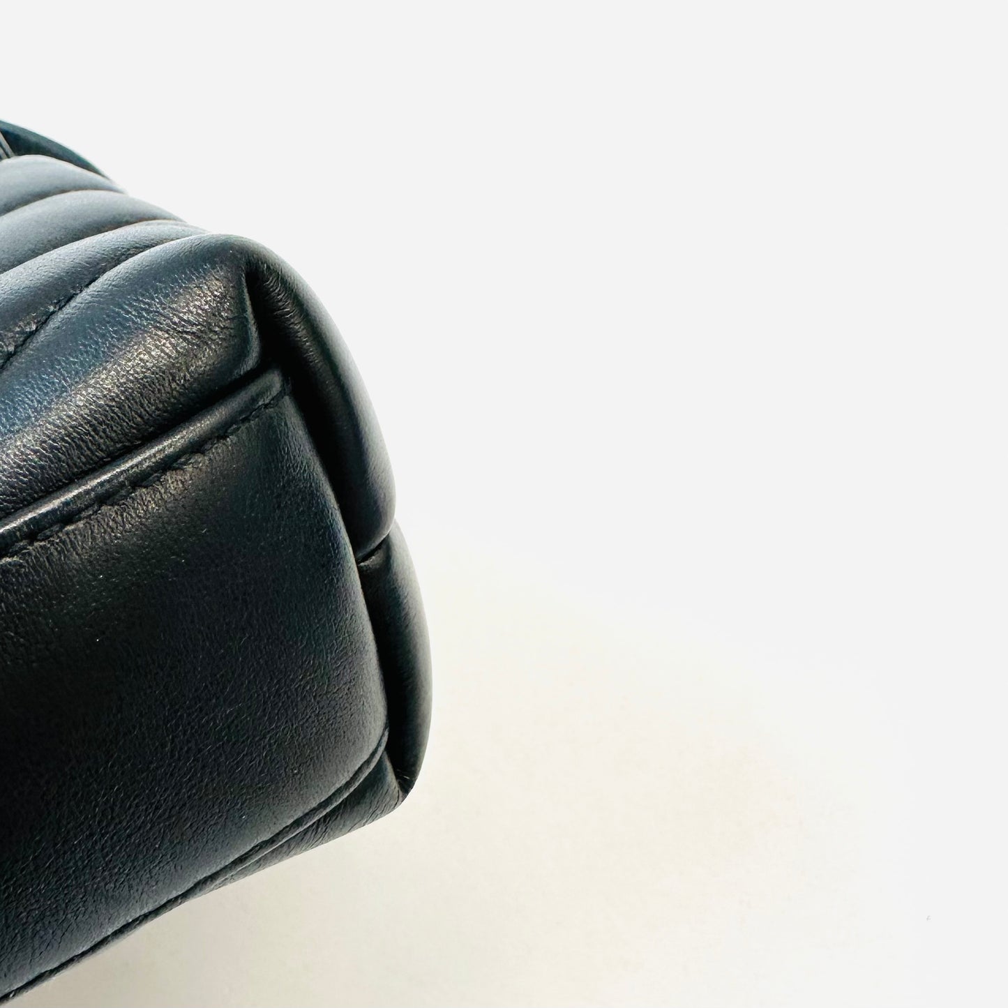 Saint Laurent - Loulou - Leather - Black