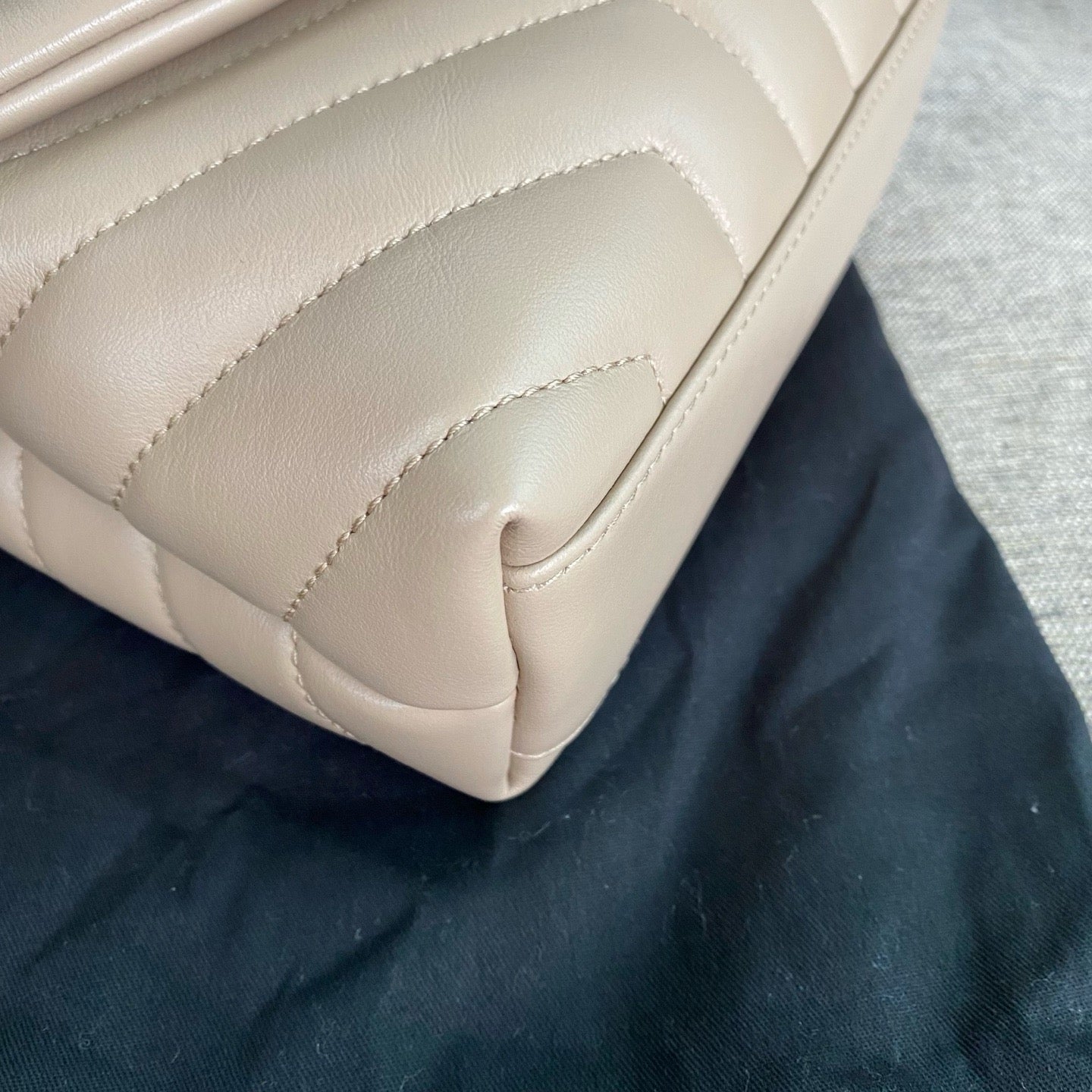 Saint Laurent - Loulou - Leather - Beige - (Small)