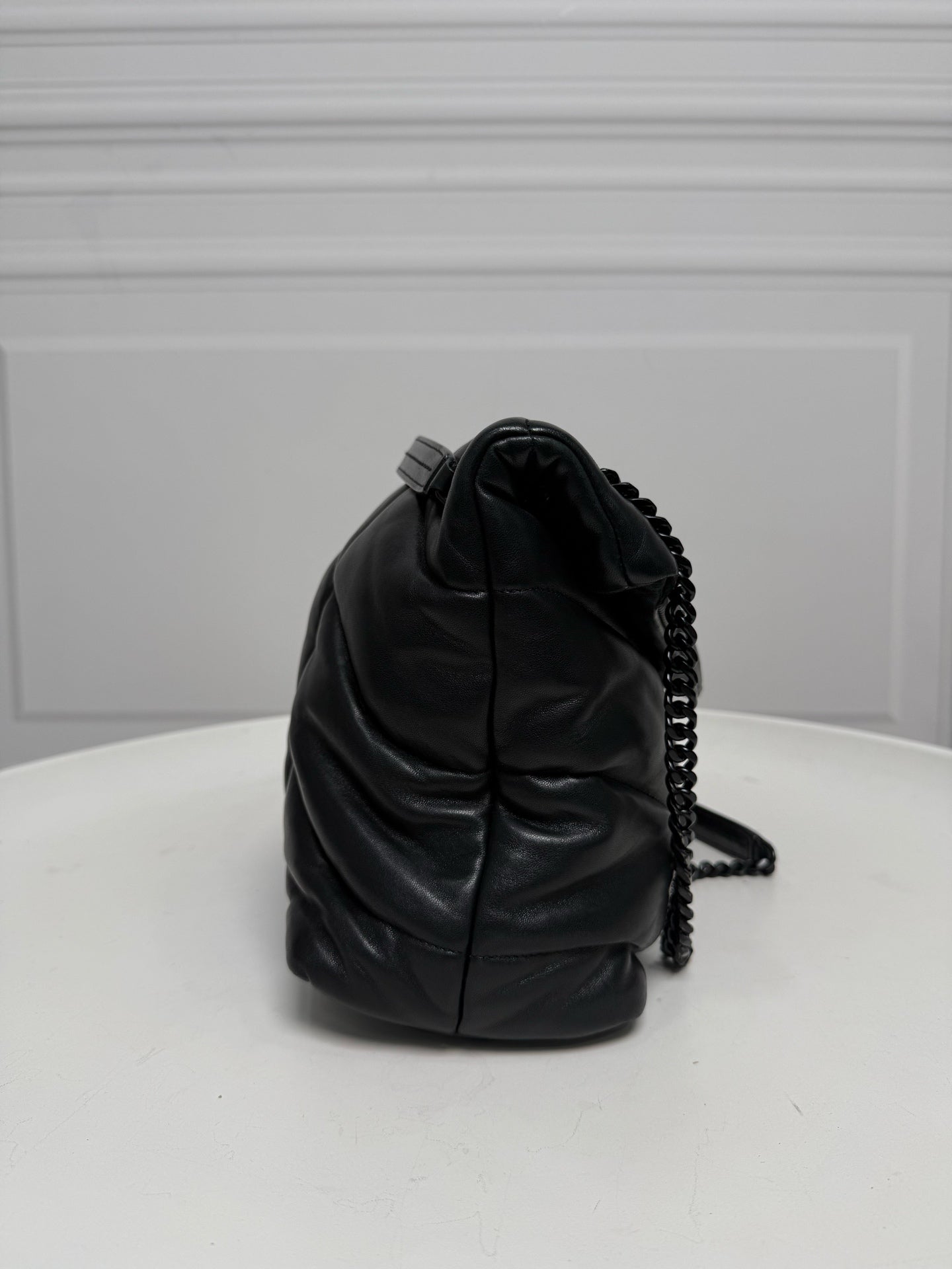 Saint Laurent - Loulou - Leather - Black - (large)