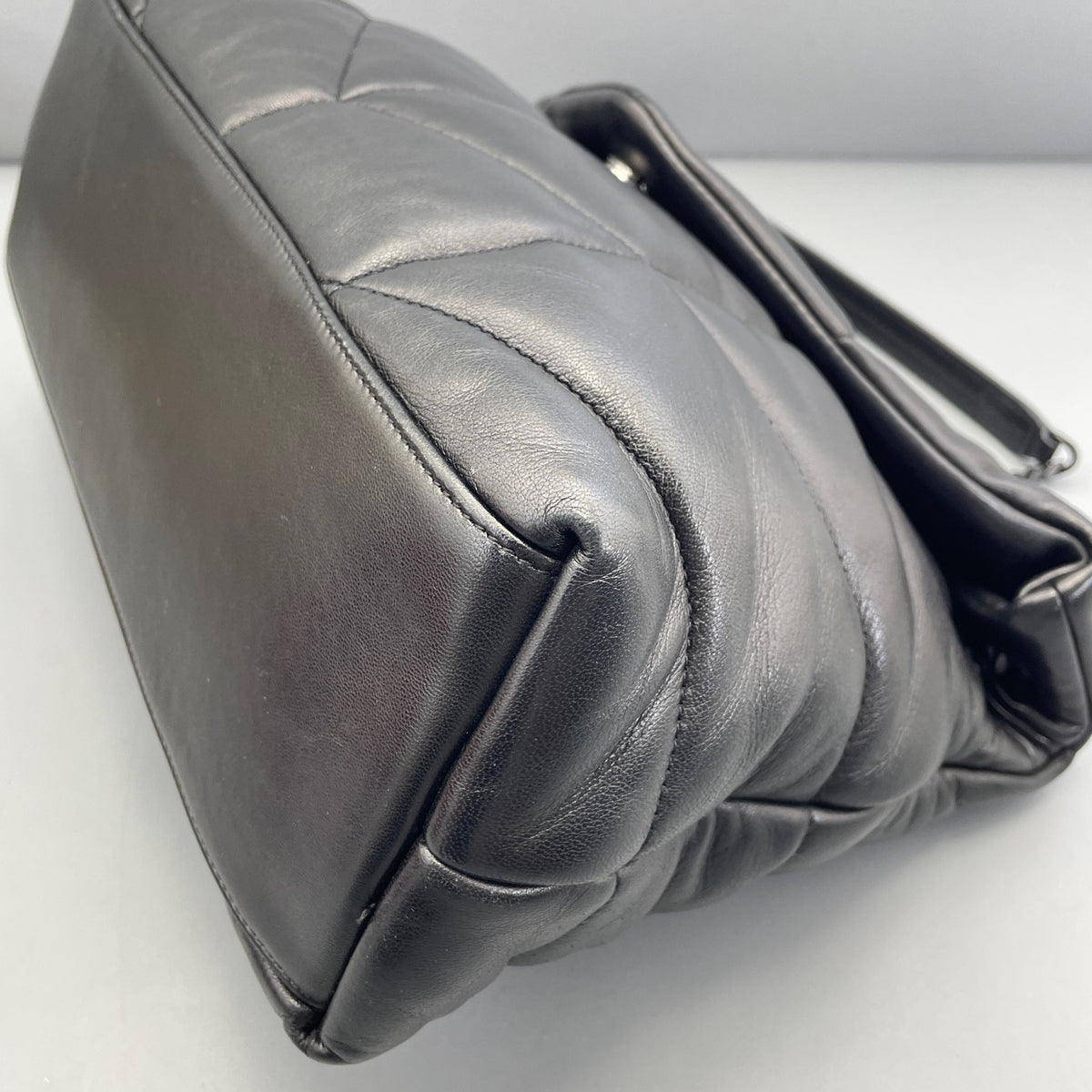 Saint Laurent - Loulou - Leather - Black - (large)