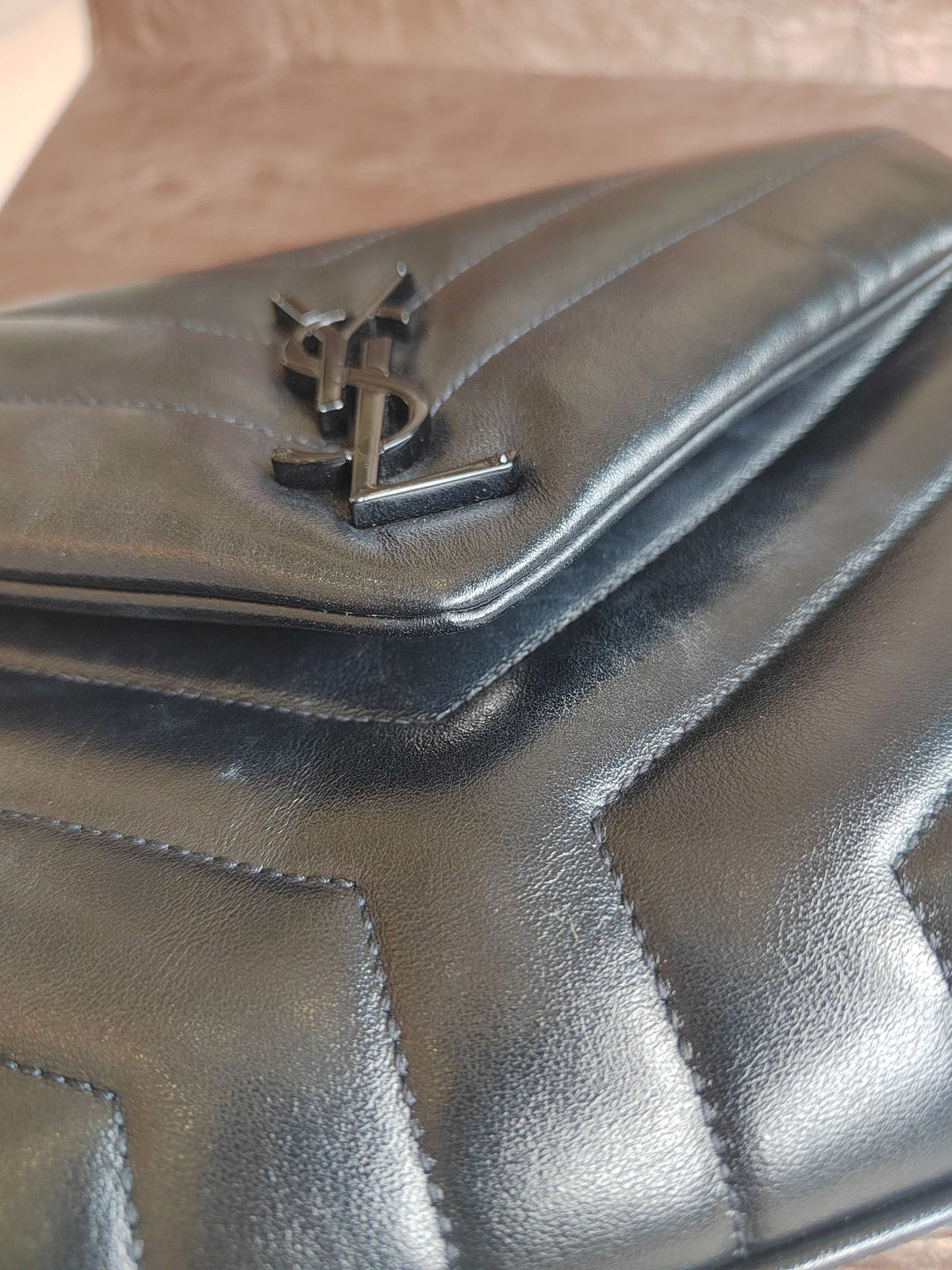 Saint Laurent - Loulou - Leather - Black - (small)
