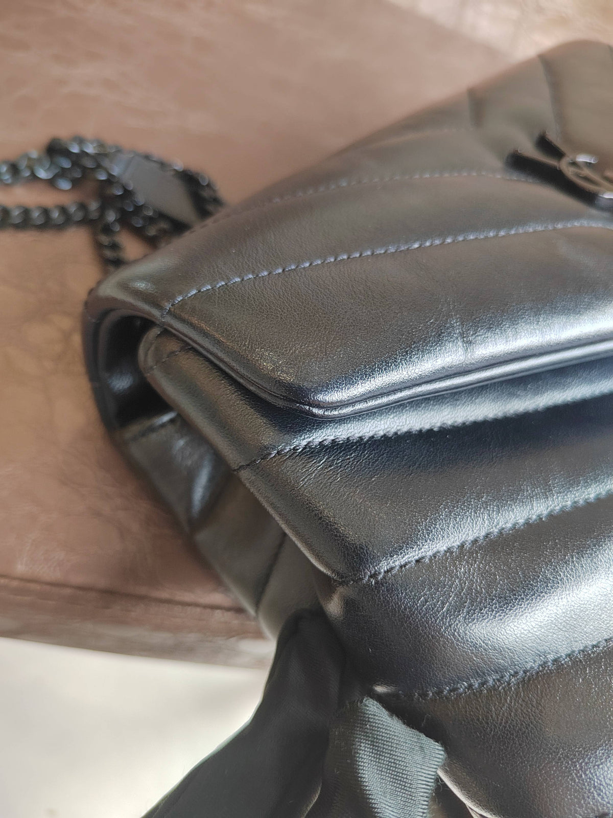 Saint Laurent - Loulou - Leather - Black - (small)