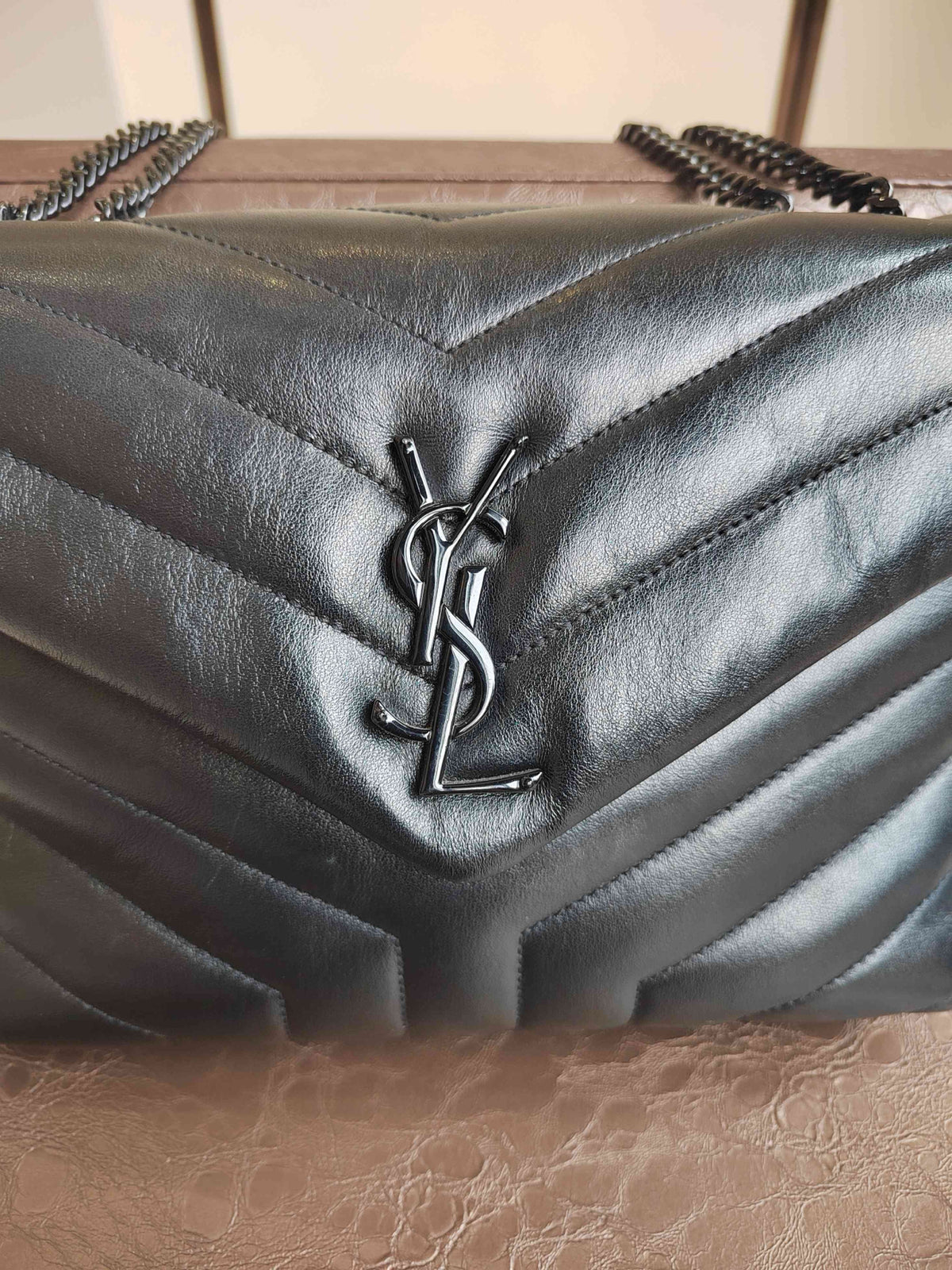 Saint Laurent - Loulou - Leather - Black - (small)
