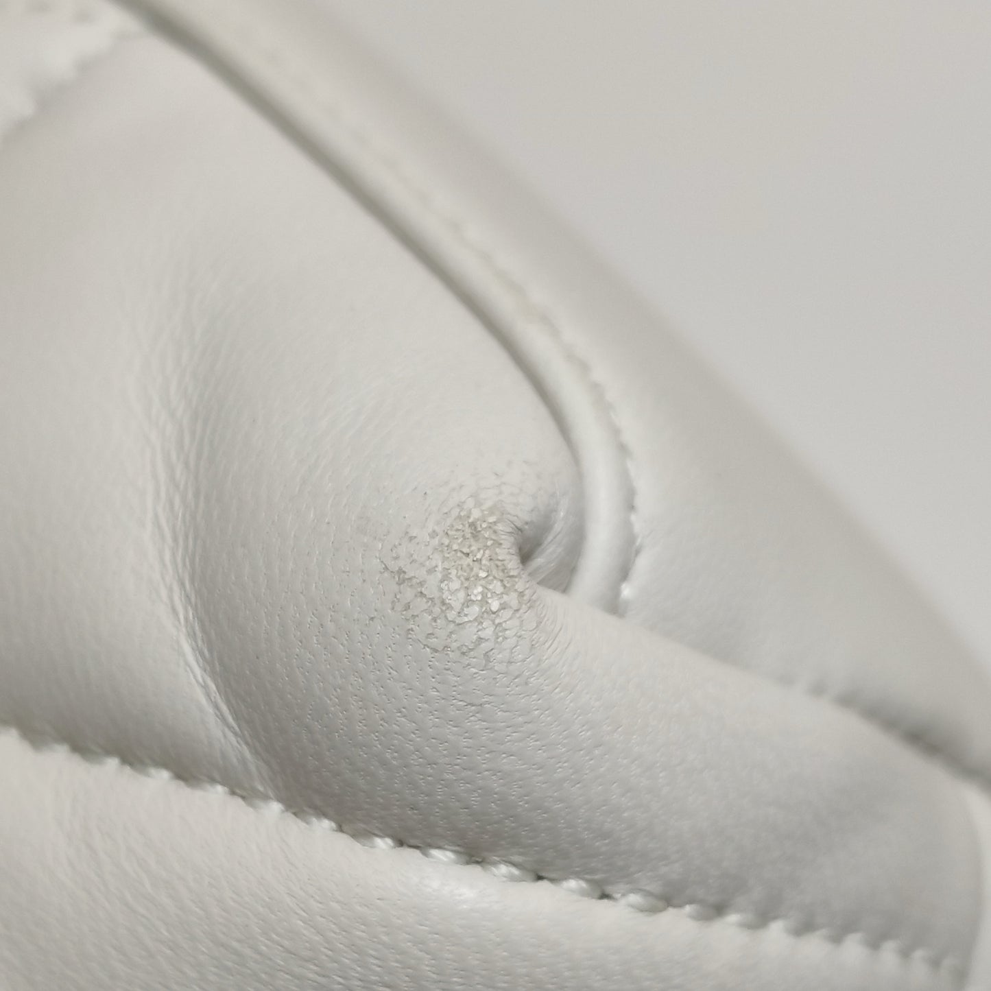 Saint Laurent - Loulou - Leather - White - (Small)