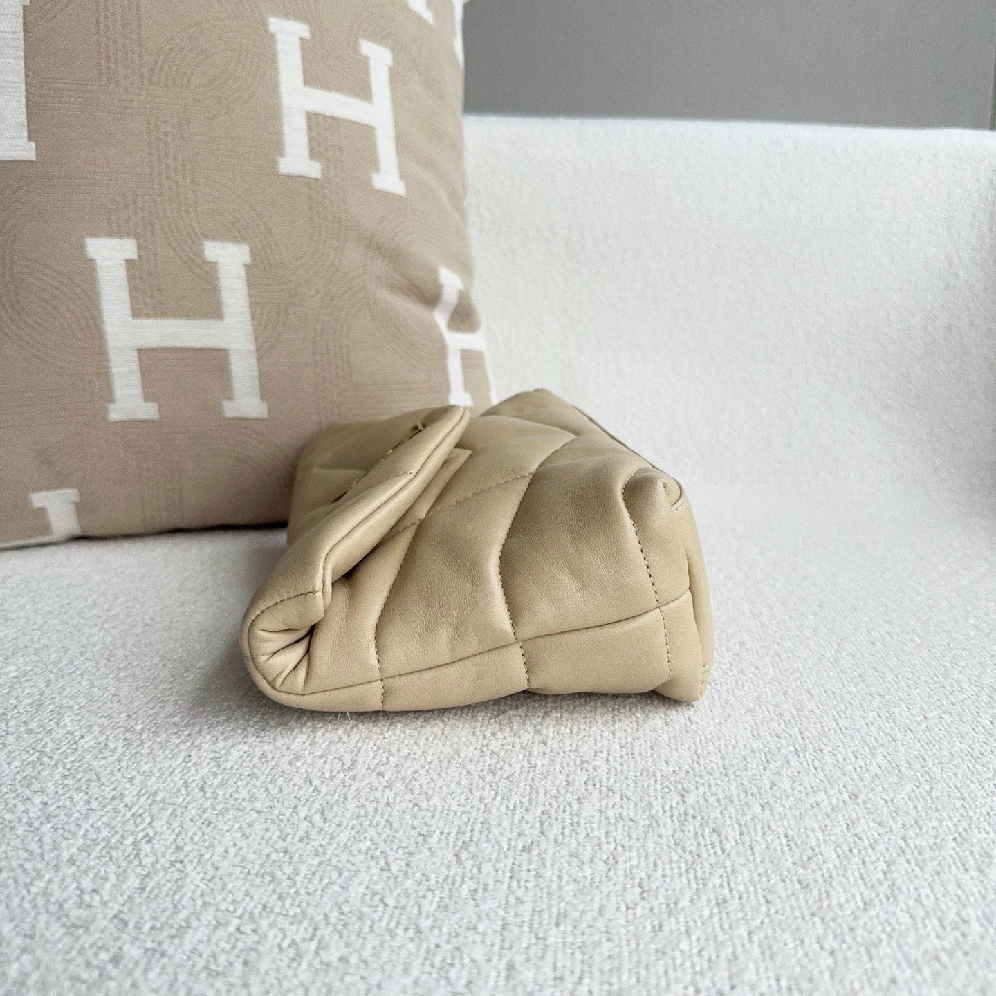 Saint Laurent - LouLou Puffer - Leather - Beige - (small)