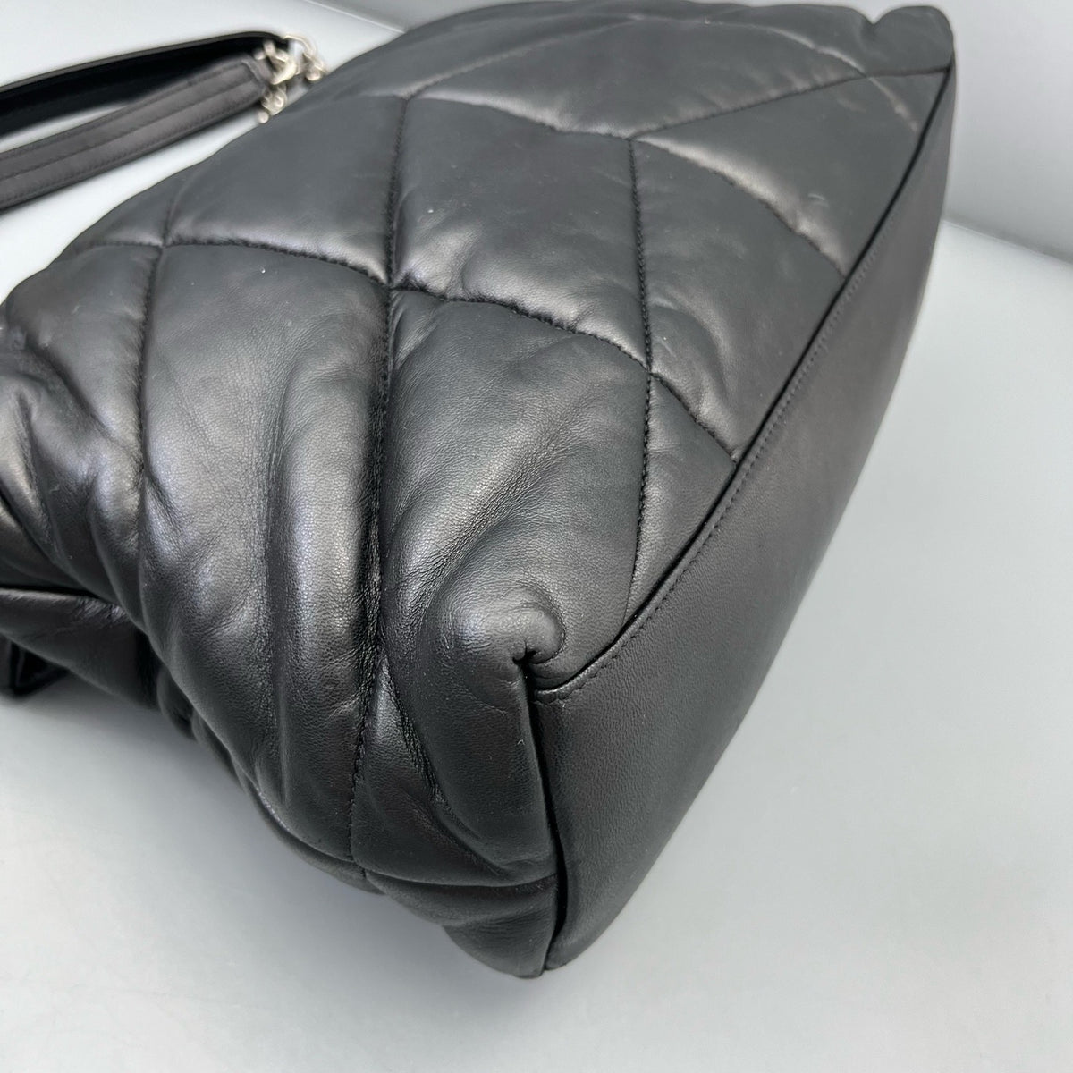 Saint Laurent - Loulou Puffer - Leather - Black - (medium)