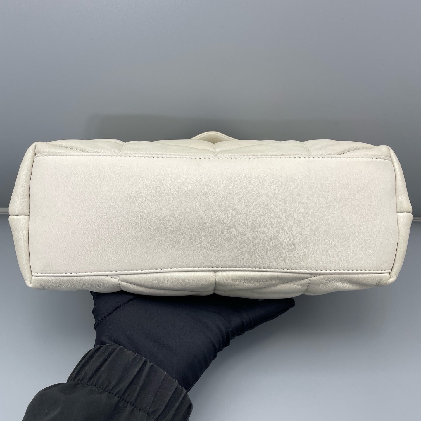 Saint Laurent - Loulou Puffer Medium - Lambskin leather - White - (medium)