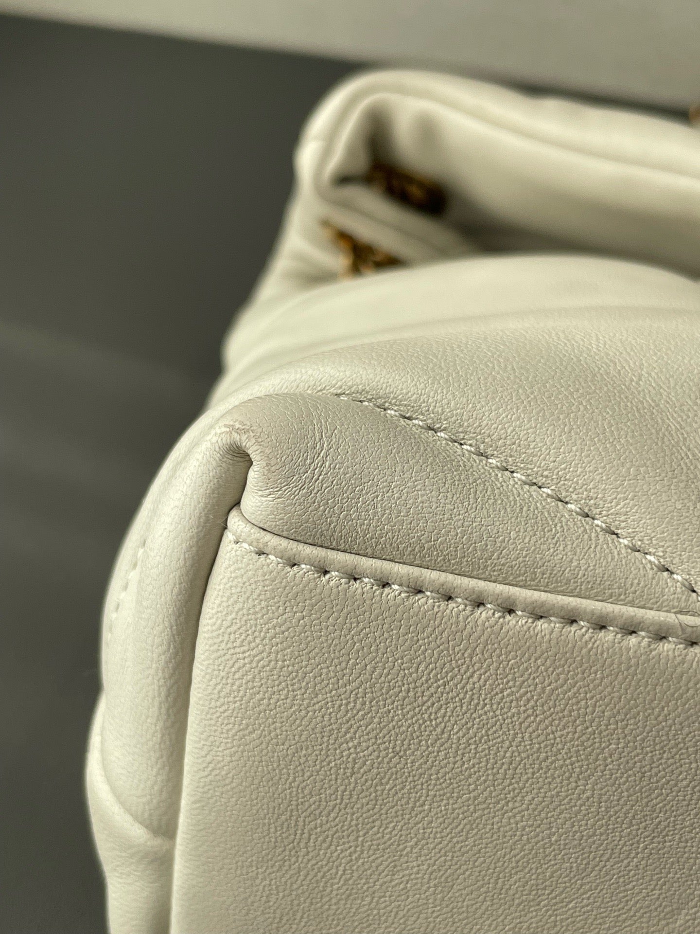 Saint Laurent - Loulou Puffer Small - Leather - White - (Small)