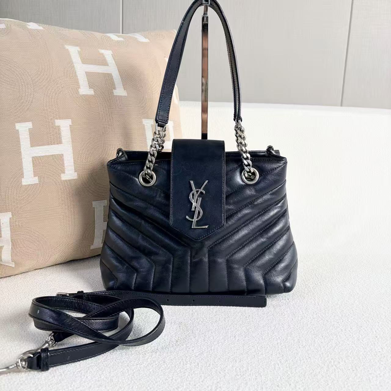 Saint Laurent - Loulou Tote - Cowhide leather - Black - (Small)