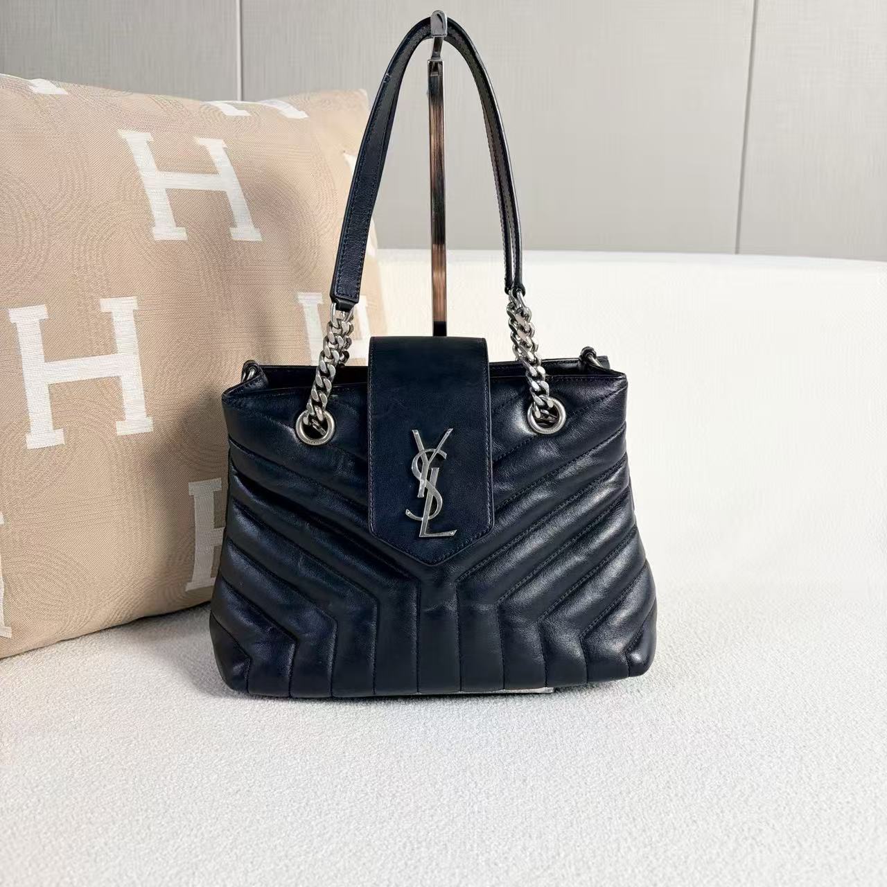Saint Laurent - Loulou Tote - Cowhide leather - Black - (Small)