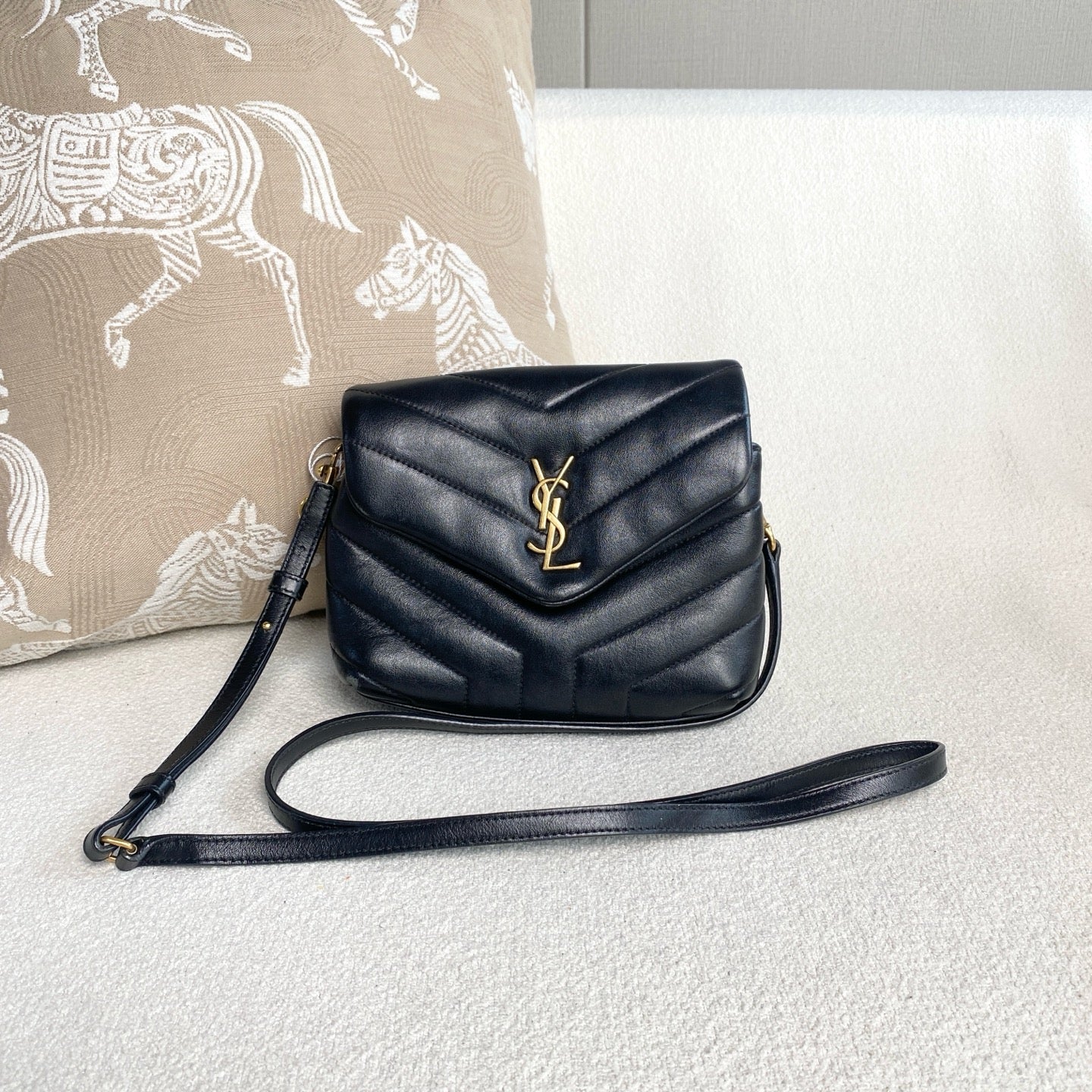 Saint Laurent - Loulou Toy Bag - Cowhide leather - Black with Gold-Tone Hardware - (mini)