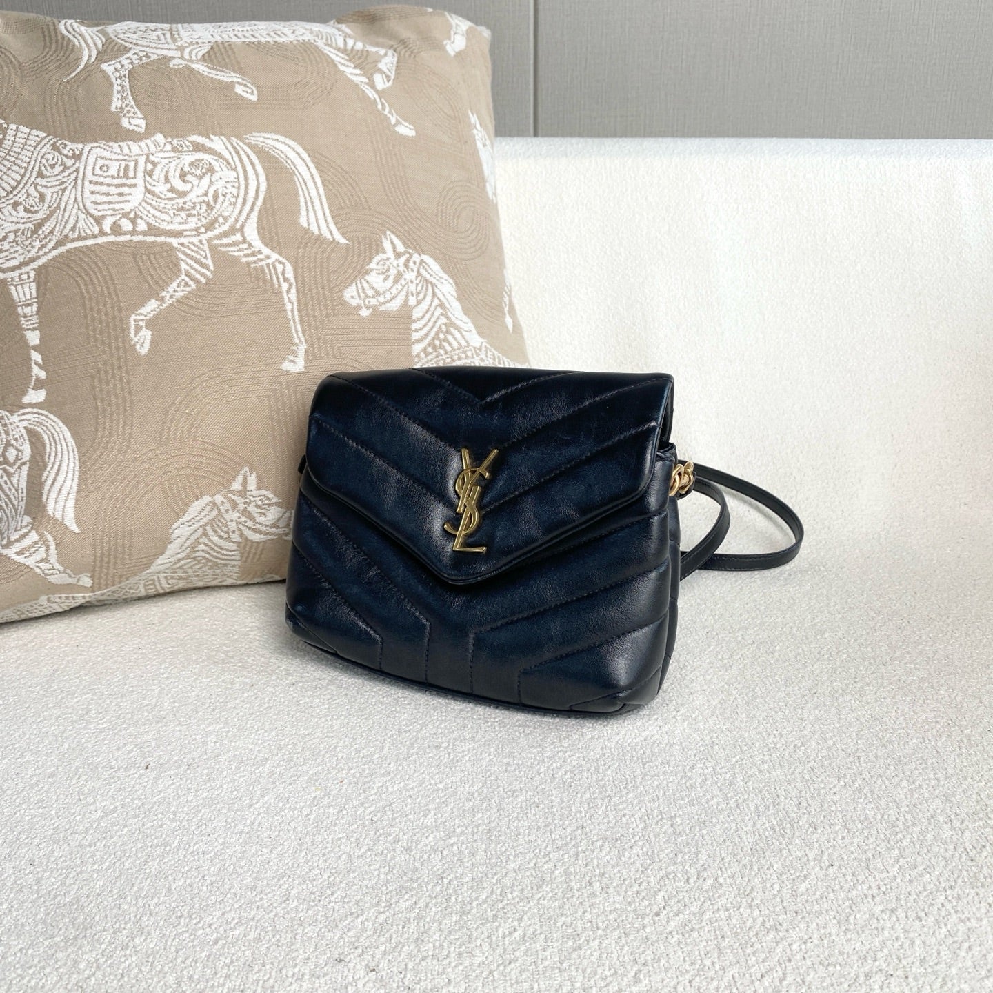 Saint Laurent - Loulou Toy Bag - Cowhide leather - Black with Gold-Tone Hardware - (mini)