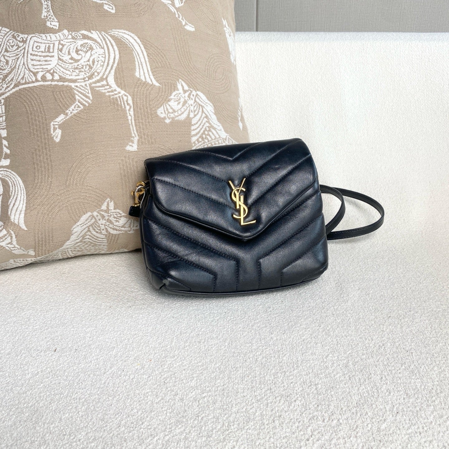 Saint Laurent - Loulou Toy Bag - Cowhide leather - Black with Gold-Tone Hardware - (mini)