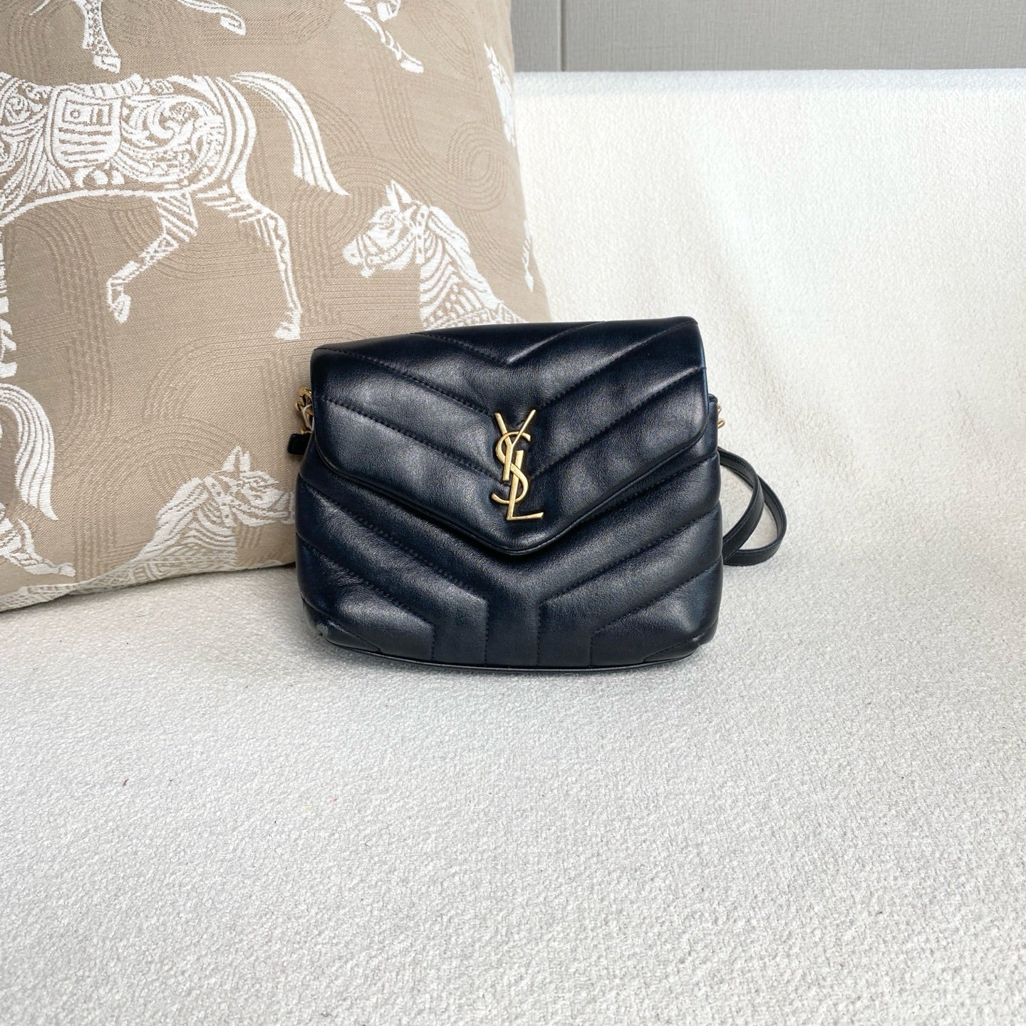 Saint Laurent - Loulou Toy Bag - Cowhide leather - Black with Gold-Tone Hardware - (mini)