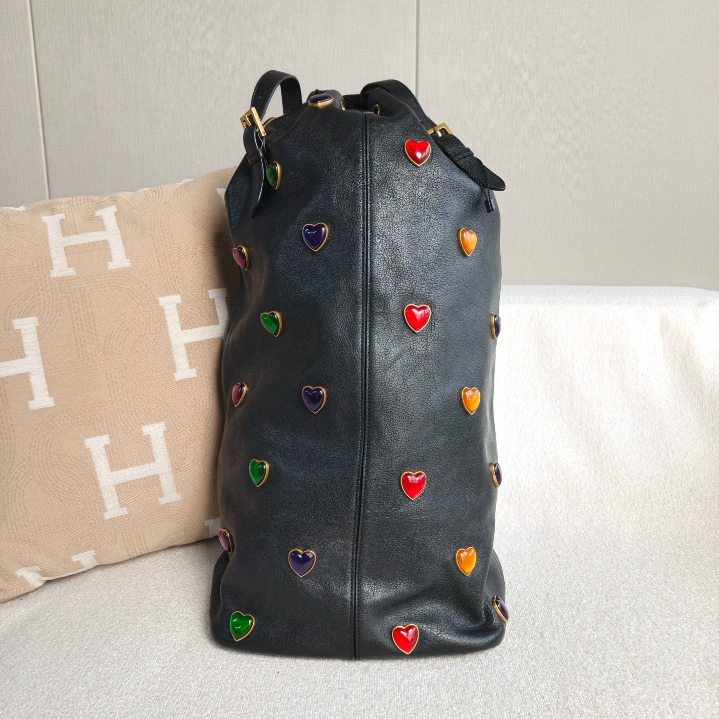 Saint Laurent - Love Heart Glazed Bucket Bag - Cowhide leather - Black - (medium)