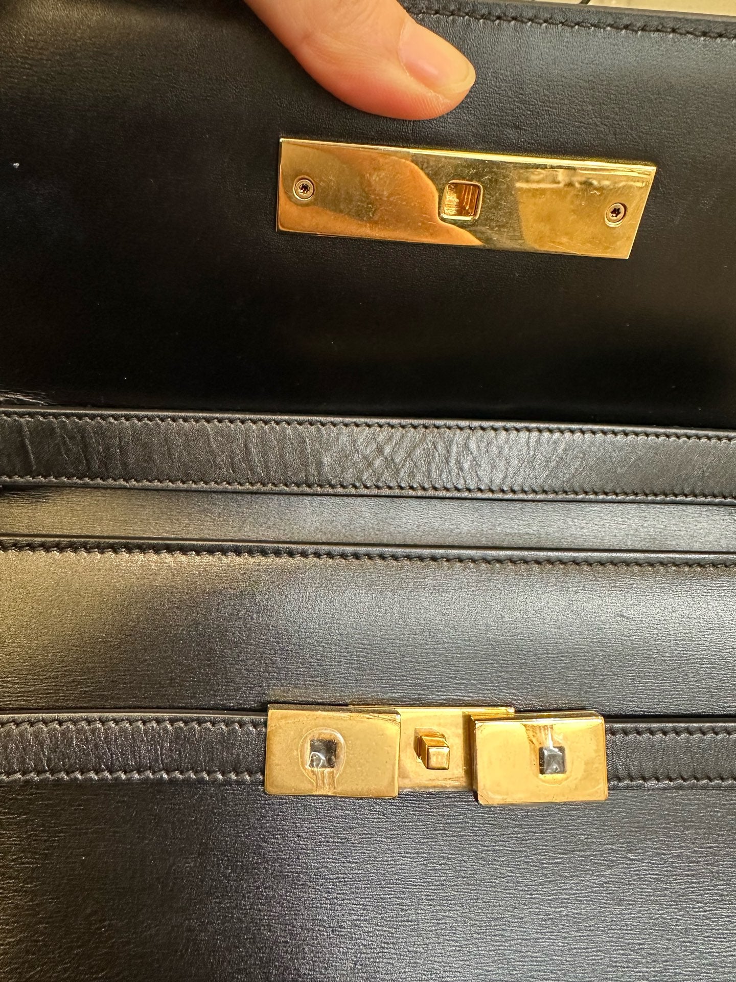 Saint Laurent - Manhattan Box - Leather - Black - (Medium)