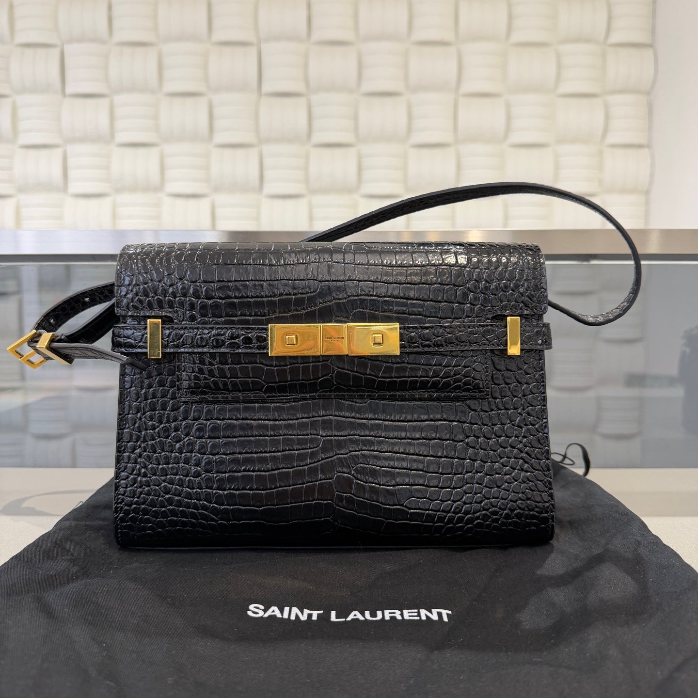 Saint Laurent - Manhattan - Calfskin leather - Black - (small)