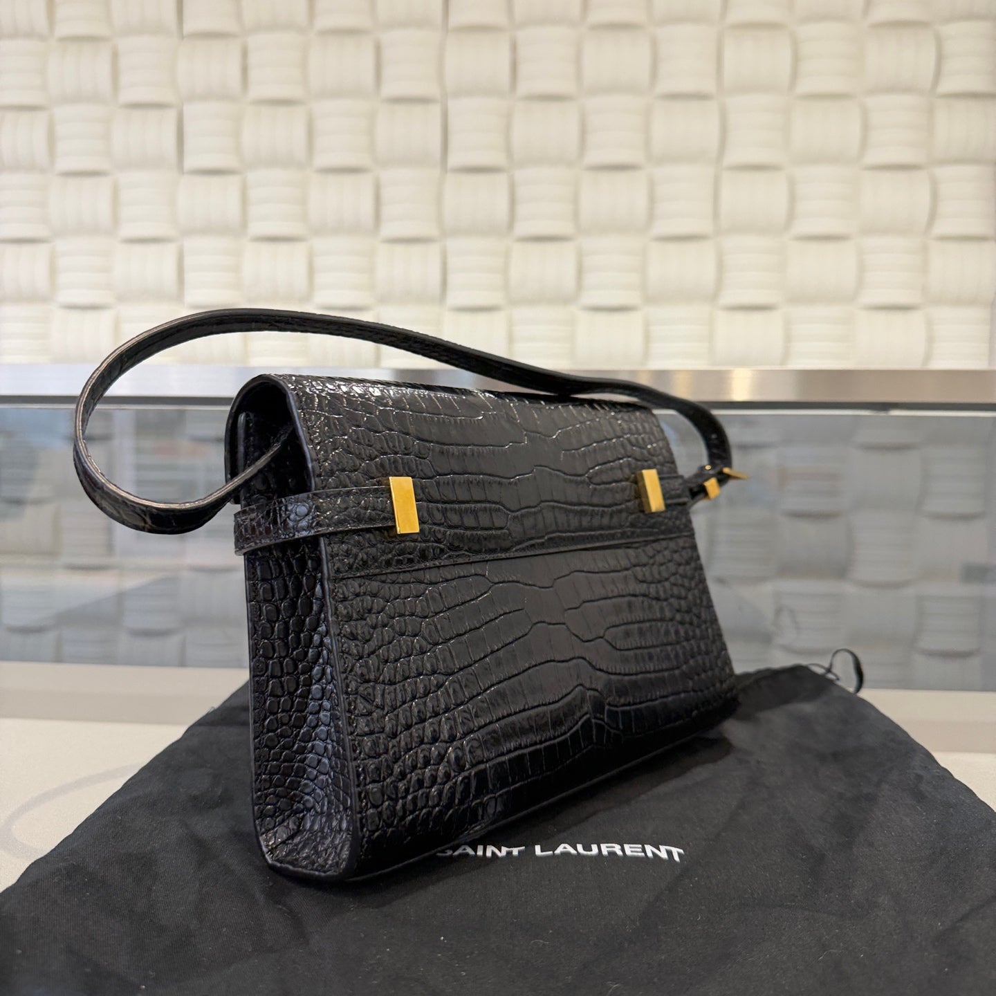 Saint Laurent - Manhattan - Calfskin leather - Black - (small)