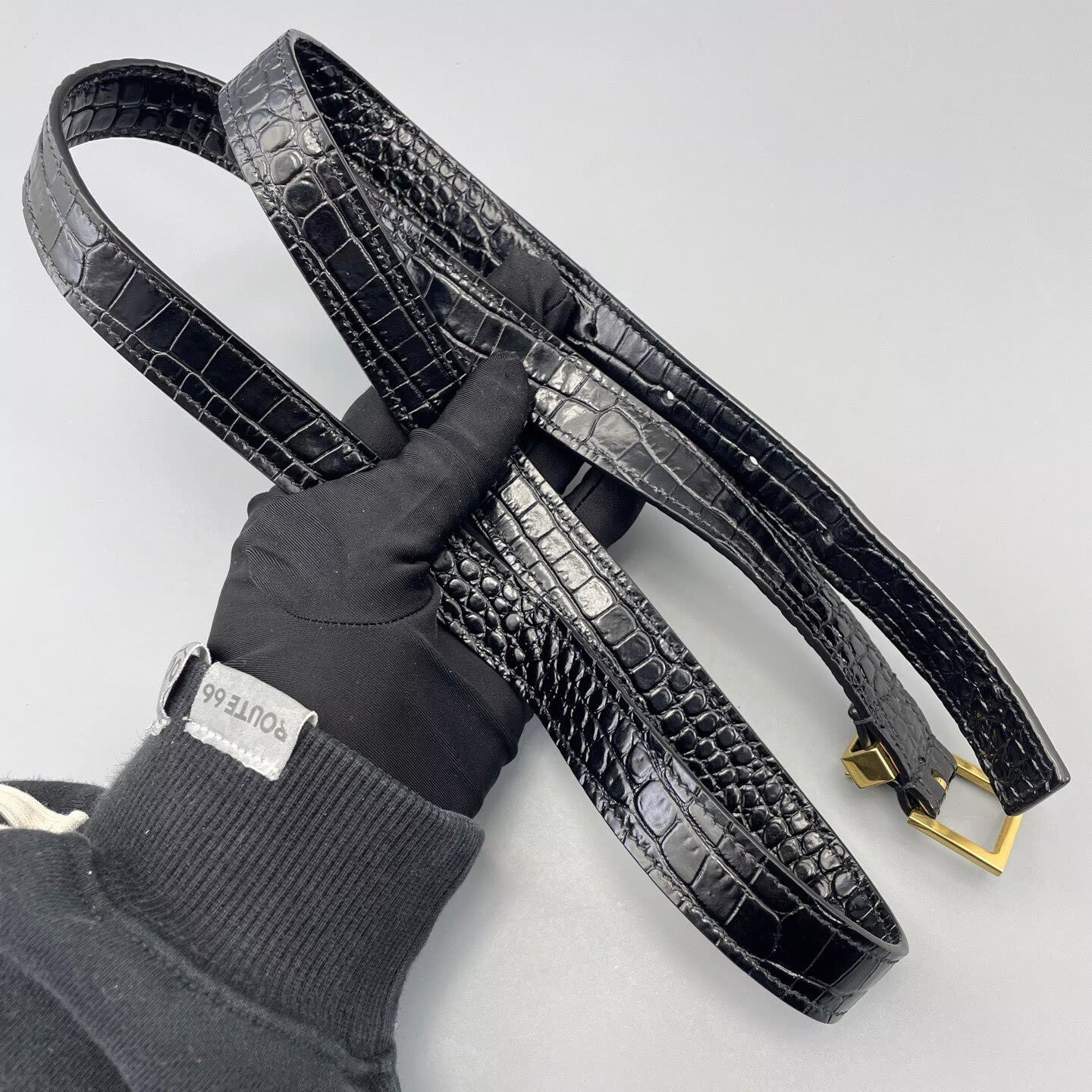 Saint Laurent - Manhattan - Croc-embossed leather - Black with Gold-Tone Hardware - (Medium)