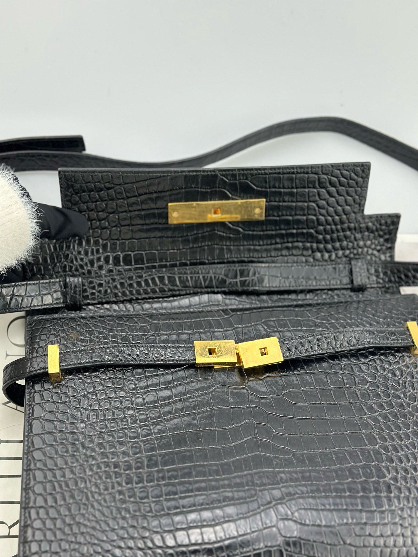 Saint Laurent - Manhattan - Crocodile-embossed leather - Black - (medium)