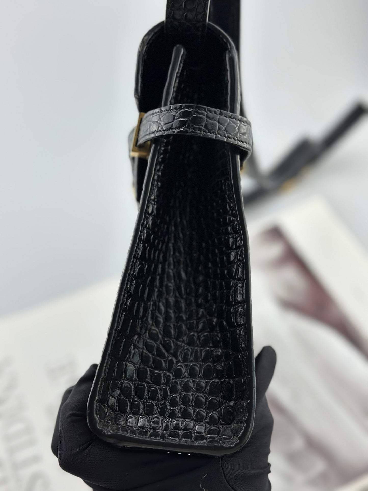 Saint Laurent - Manhattan - Crocodile-embossed leather - Black - (medium)