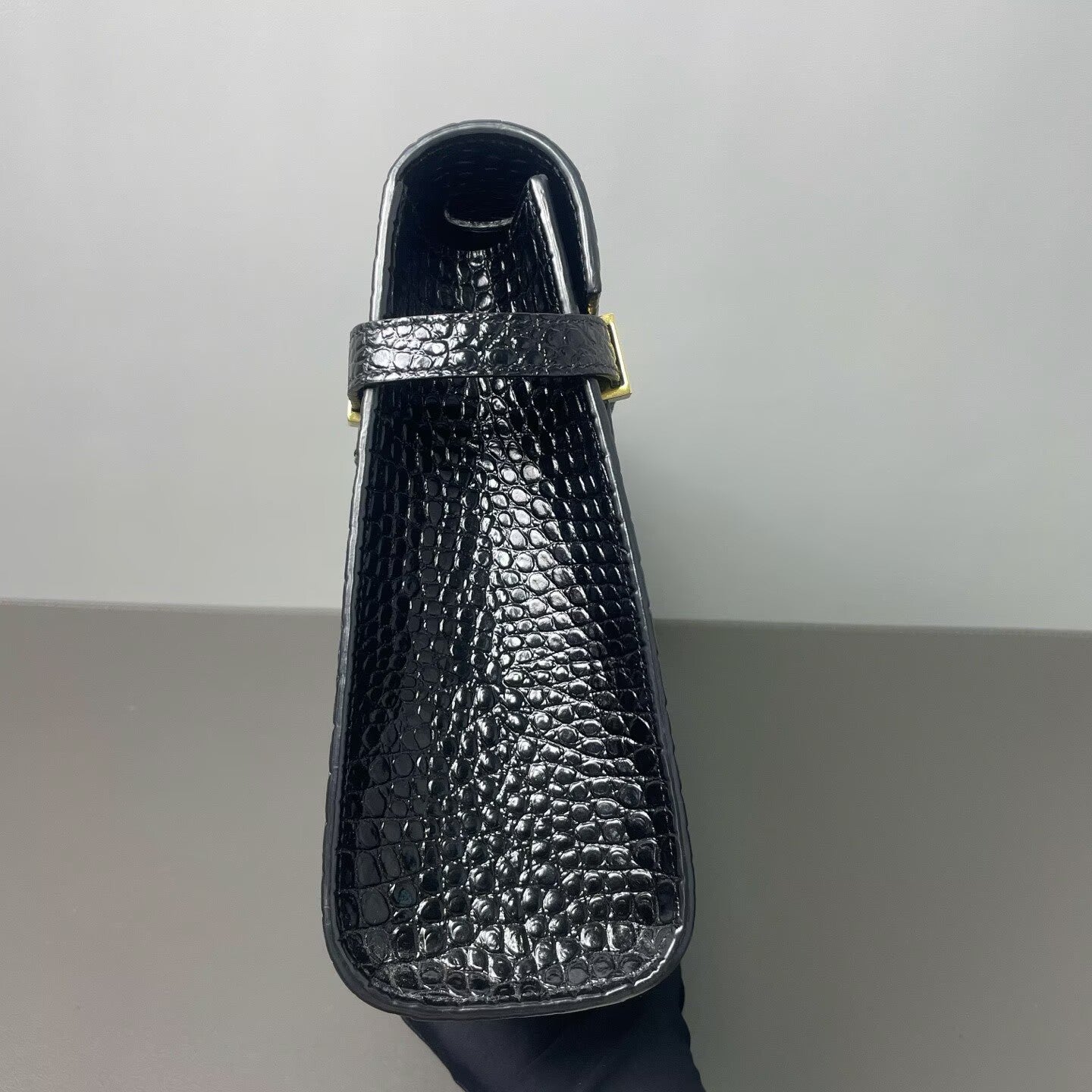 Saint Laurent - Manhattan - Crocodile embossed leather - Black - (medium)