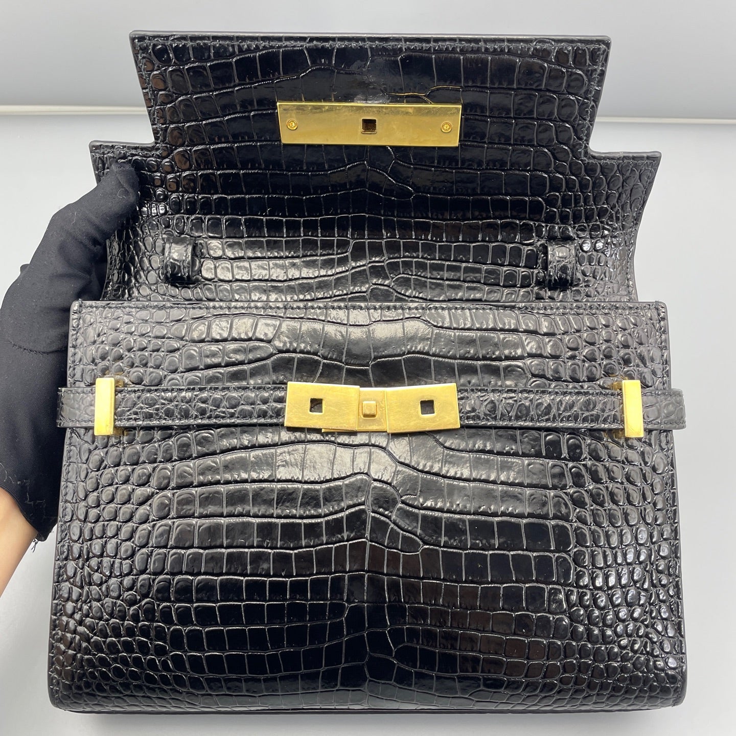 Saint Laurent - Manhattan - Crocodile-embossed leather - Black - (small)