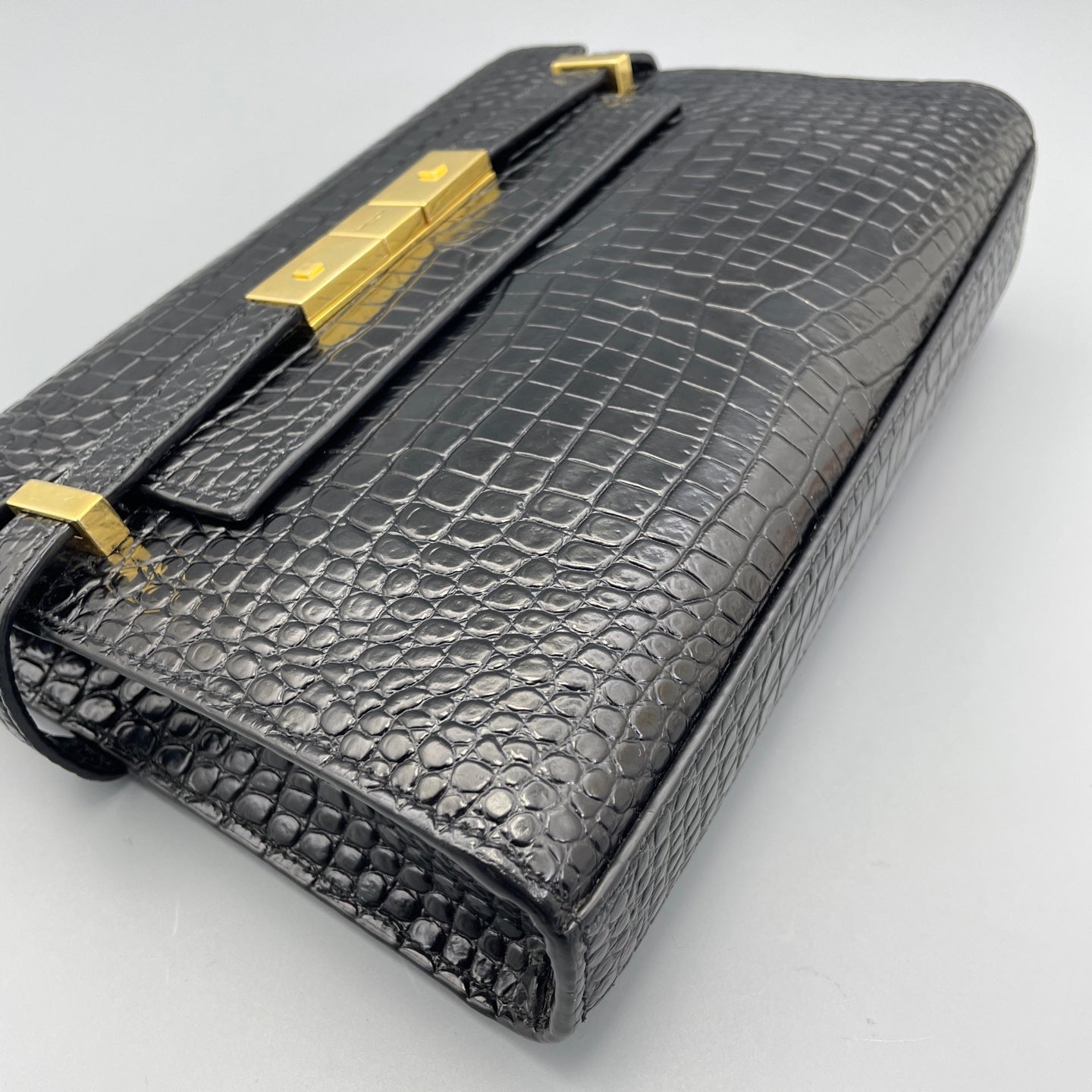 Saint Laurent - Manhattan - Crocodile-embossed leather - Black - (small)