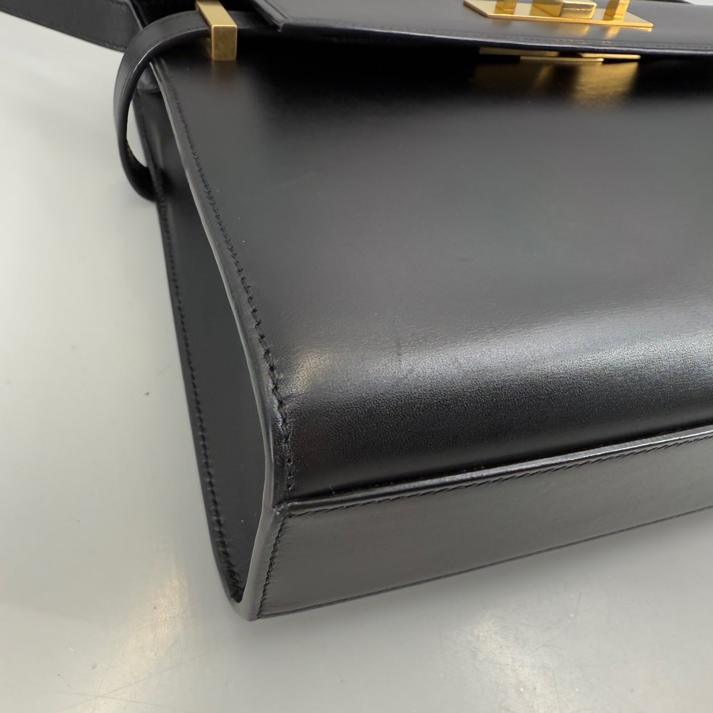 Saint Laurent - Manhattan - Leather - Black - (Medium)