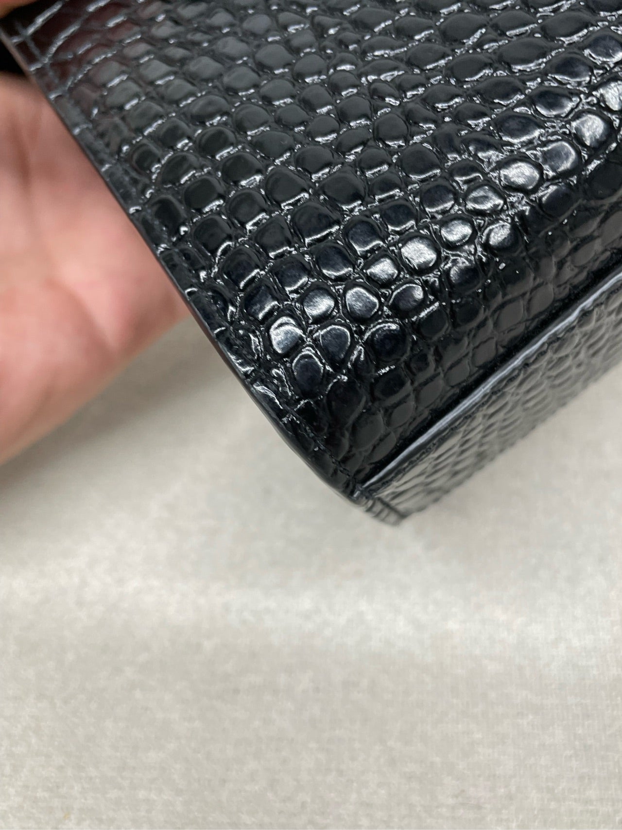 Saint Laurent - Manhattan - Leather - Black - (Medium)