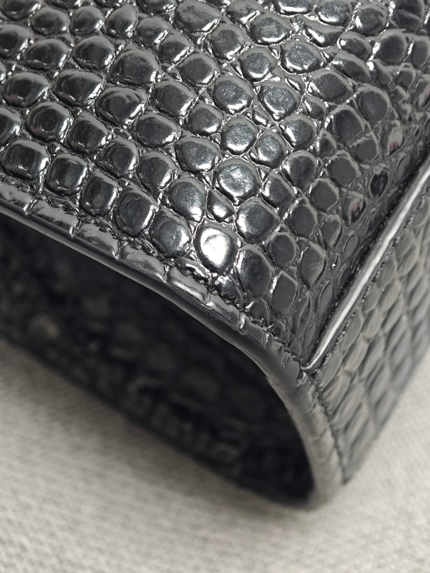 Saint Laurent - Manhattan - Leather - Black - (medium)