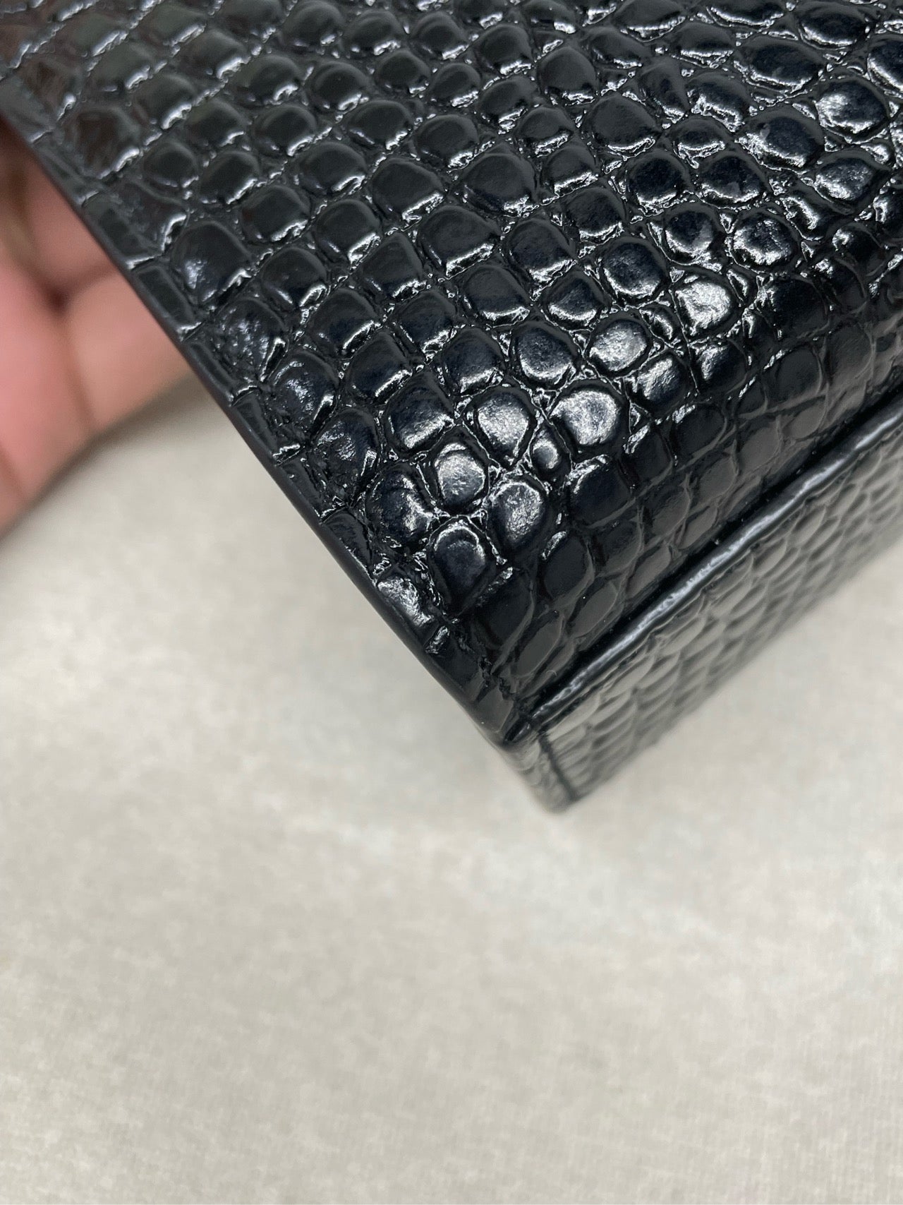 Saint Laurent - Manhattan - Leather - Black - (Medium)