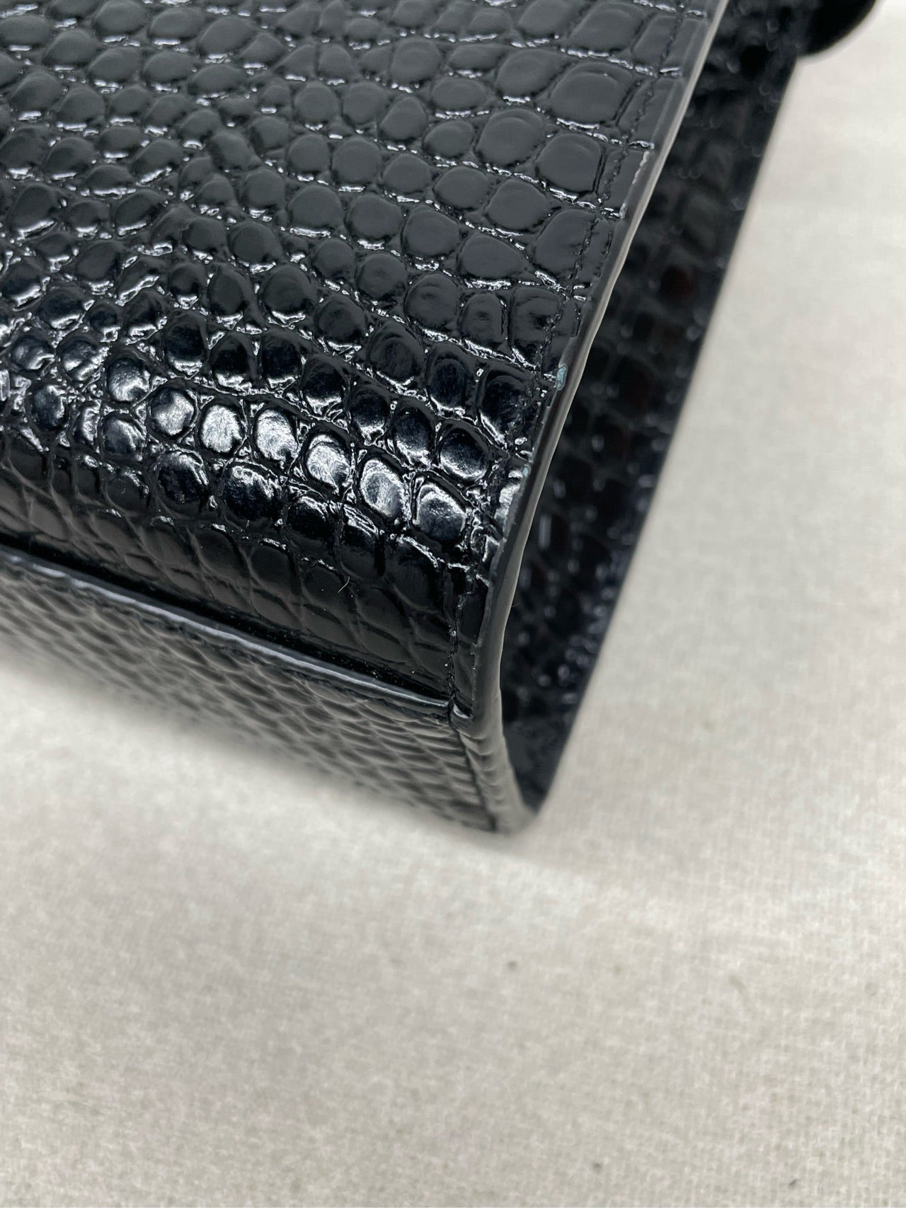 Saint Laurent - Manhattan - Leather - Black - (Medium)