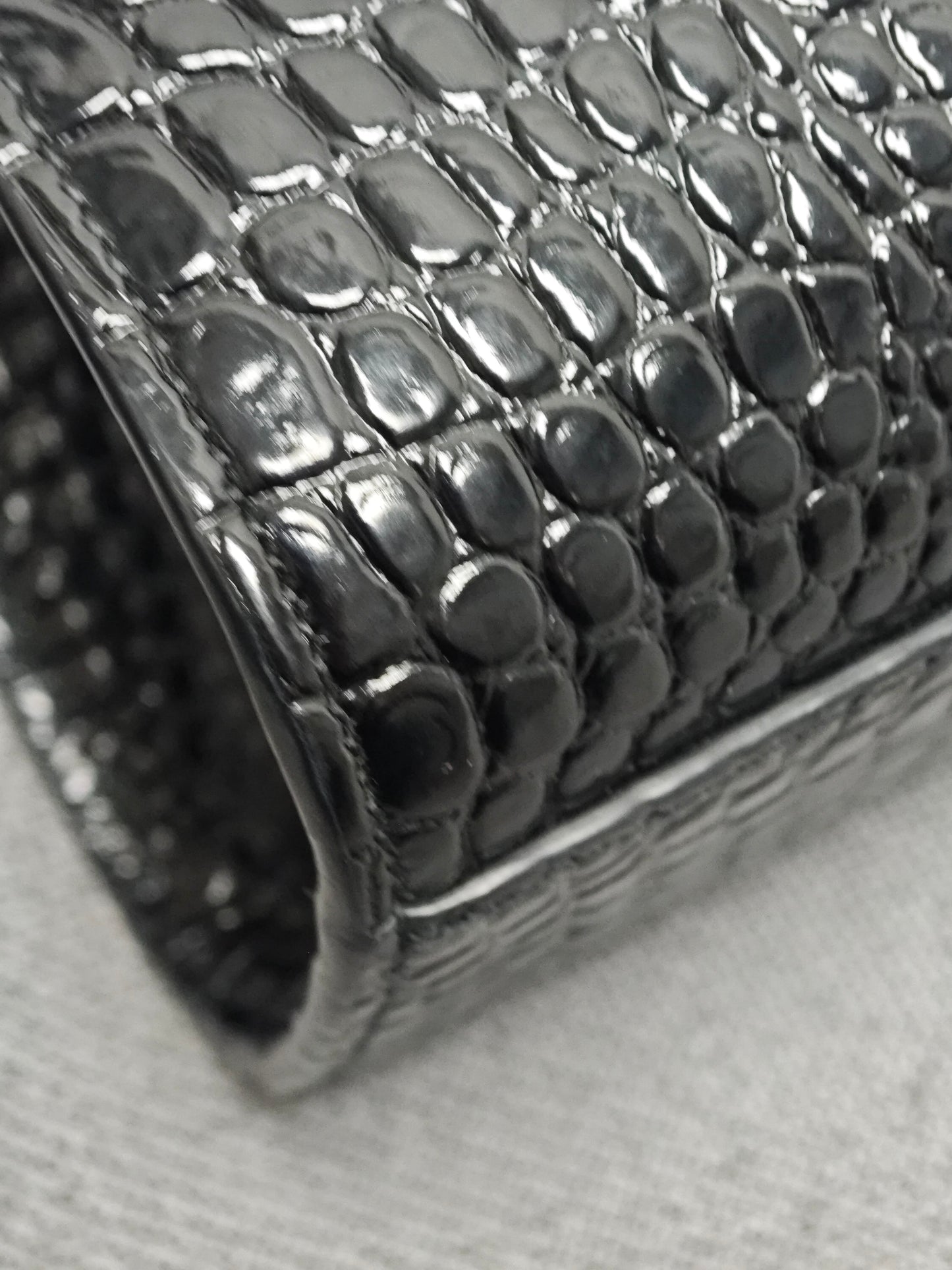 Saint Laurent - Manhattan - Leather - Black - (medium)