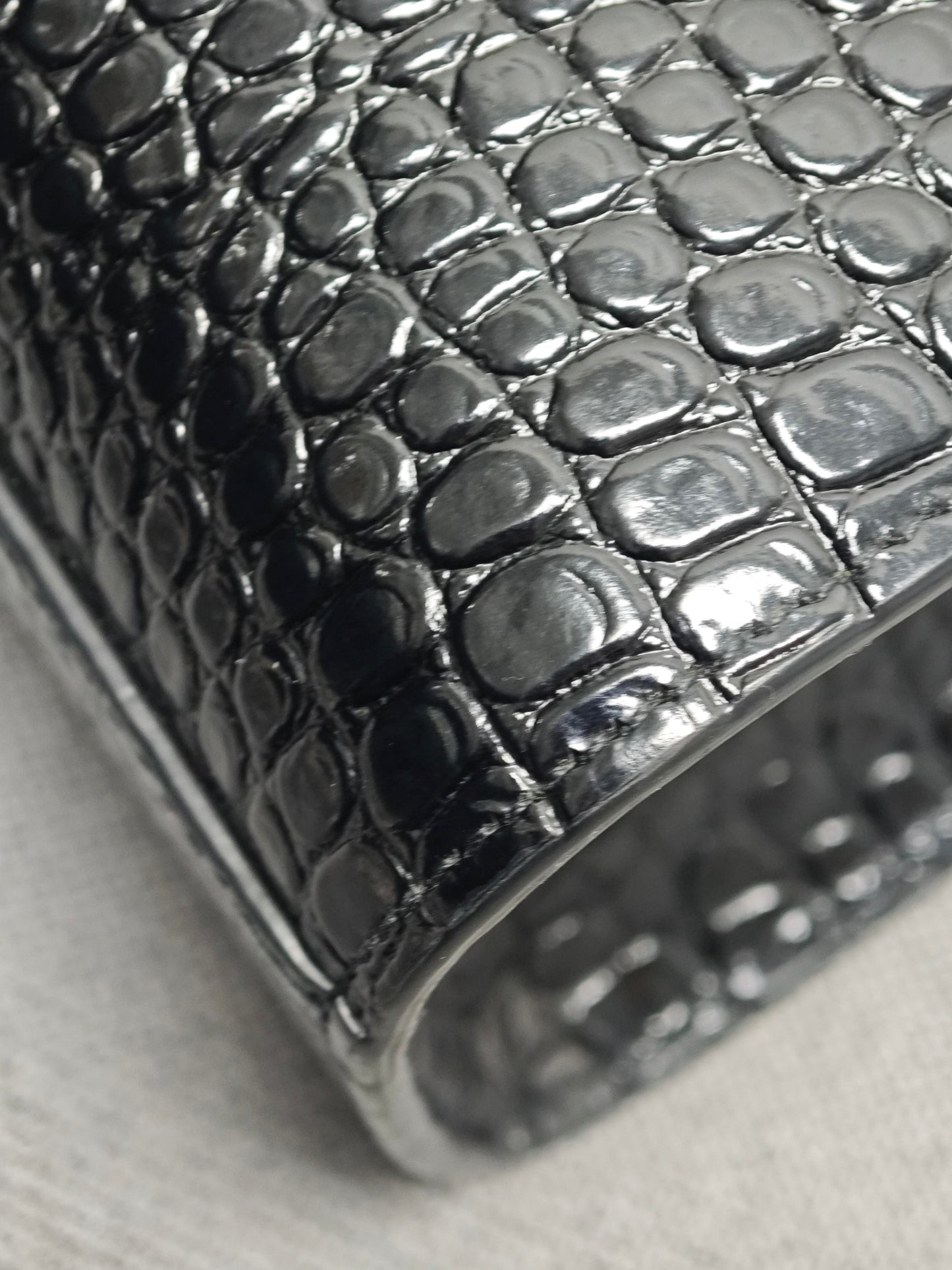 Saint Laurent - Manhattan - Leather - Black - (medium)