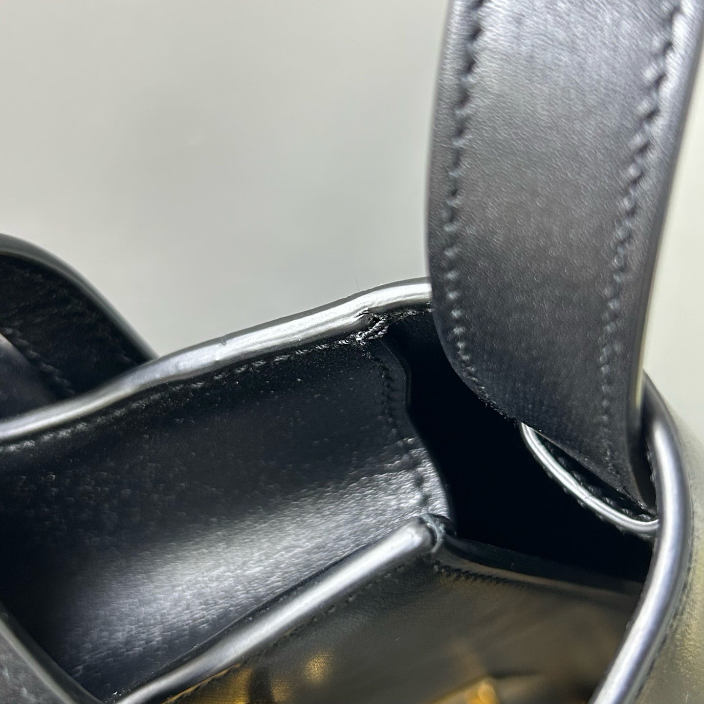 Saint Laurent - Manhattan - Leather - Black - (medium)