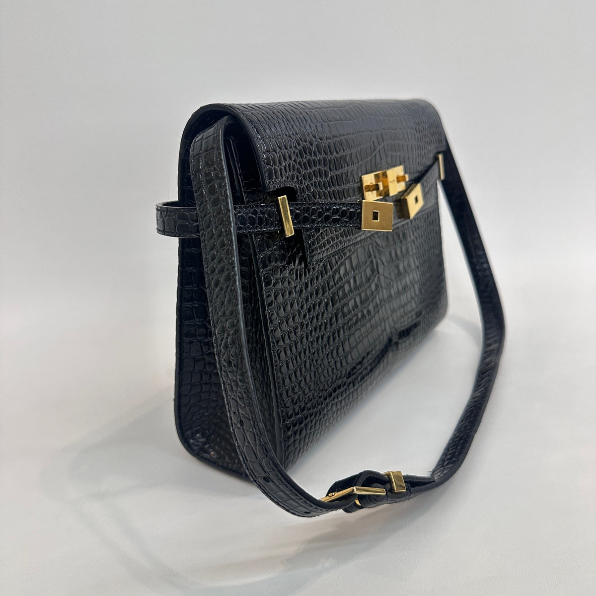 Saint Laurent - Manhattan - Patent leather - Black - (medium)
