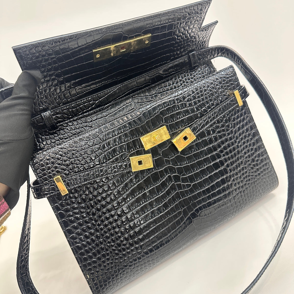 Saint Laurent - Manhattan - Patent leather - Black - (medium)