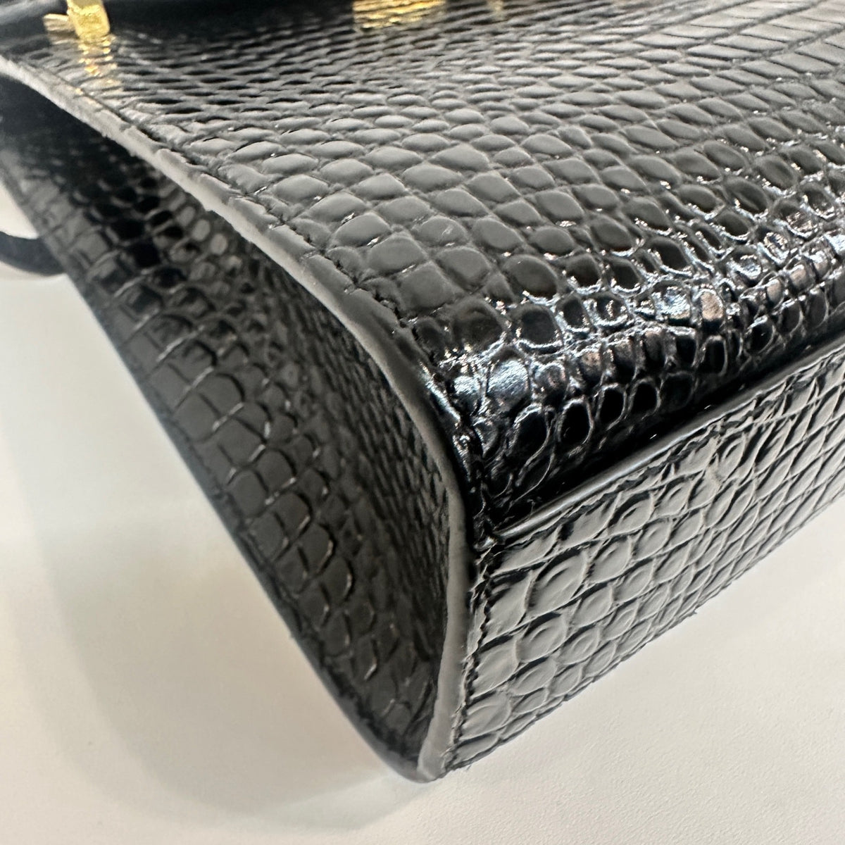 Saint Laurent - Manhattan - Patent leather - Black - (medium)