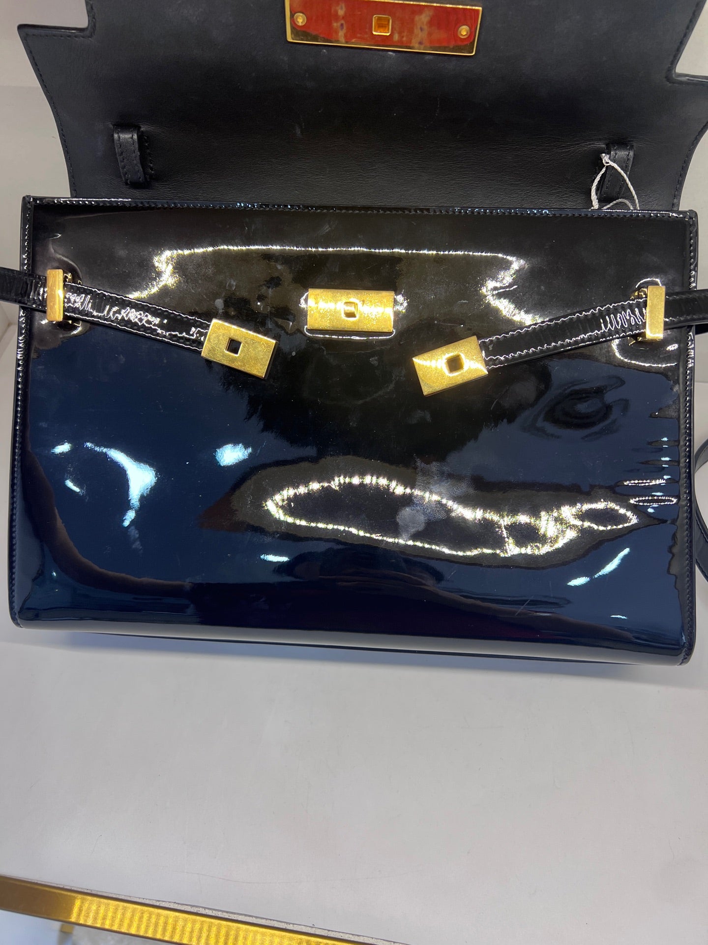 Saint Laurent - Manhattan - Patent leather - Black - (medium)