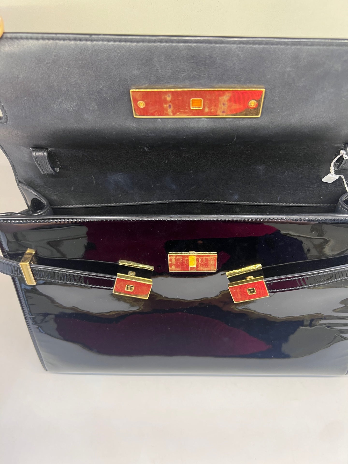 Saint Laurent - Manhattan - Patent leather - Black - (medium)