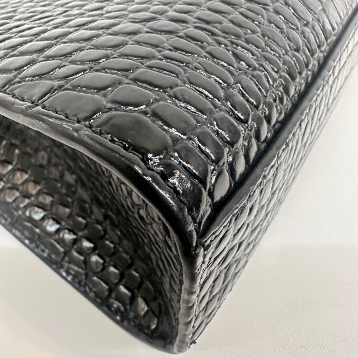 Saint Laurent - Manhattan - Patent leather - Black - (medium)