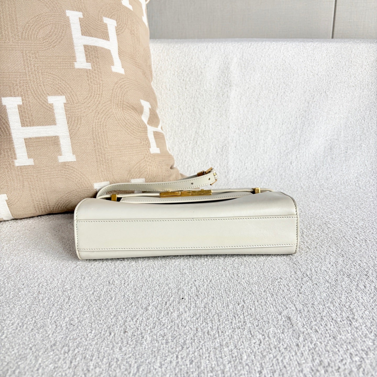 Saint Laurent - Manhattan Small - Calfskin leather - White - (Small)