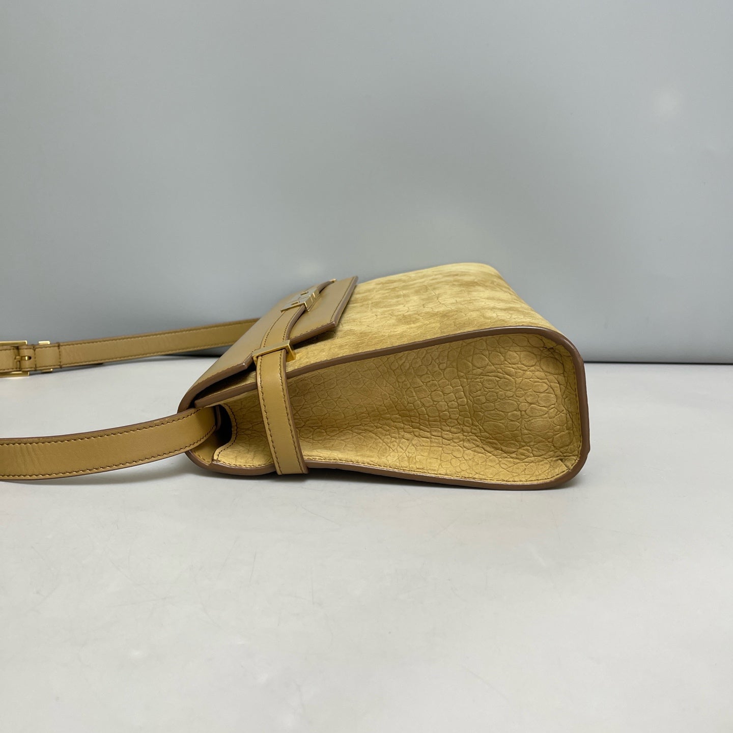 Saint Laurent - Manhattan - Suede - Yellow - (medium)