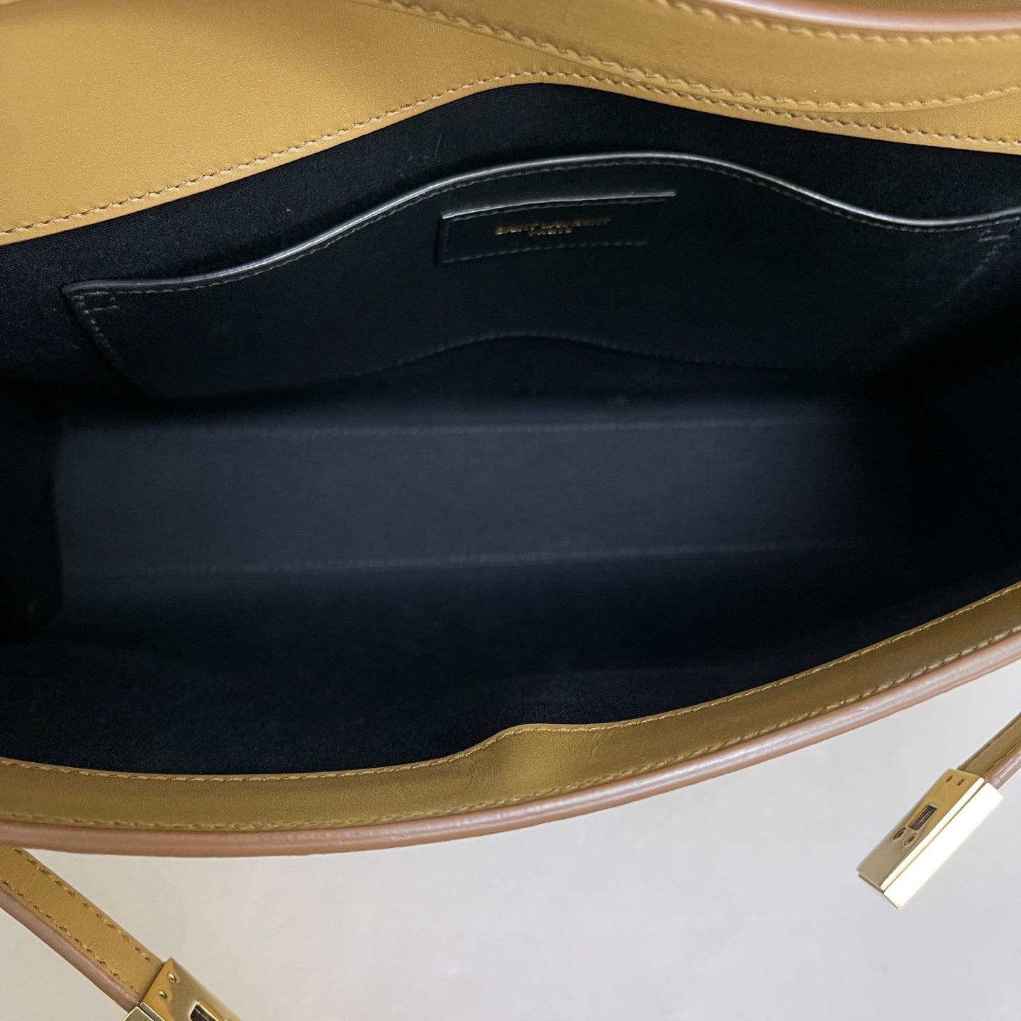 Saint Laurent - Manhattan - Suede - Yellow - (medium)